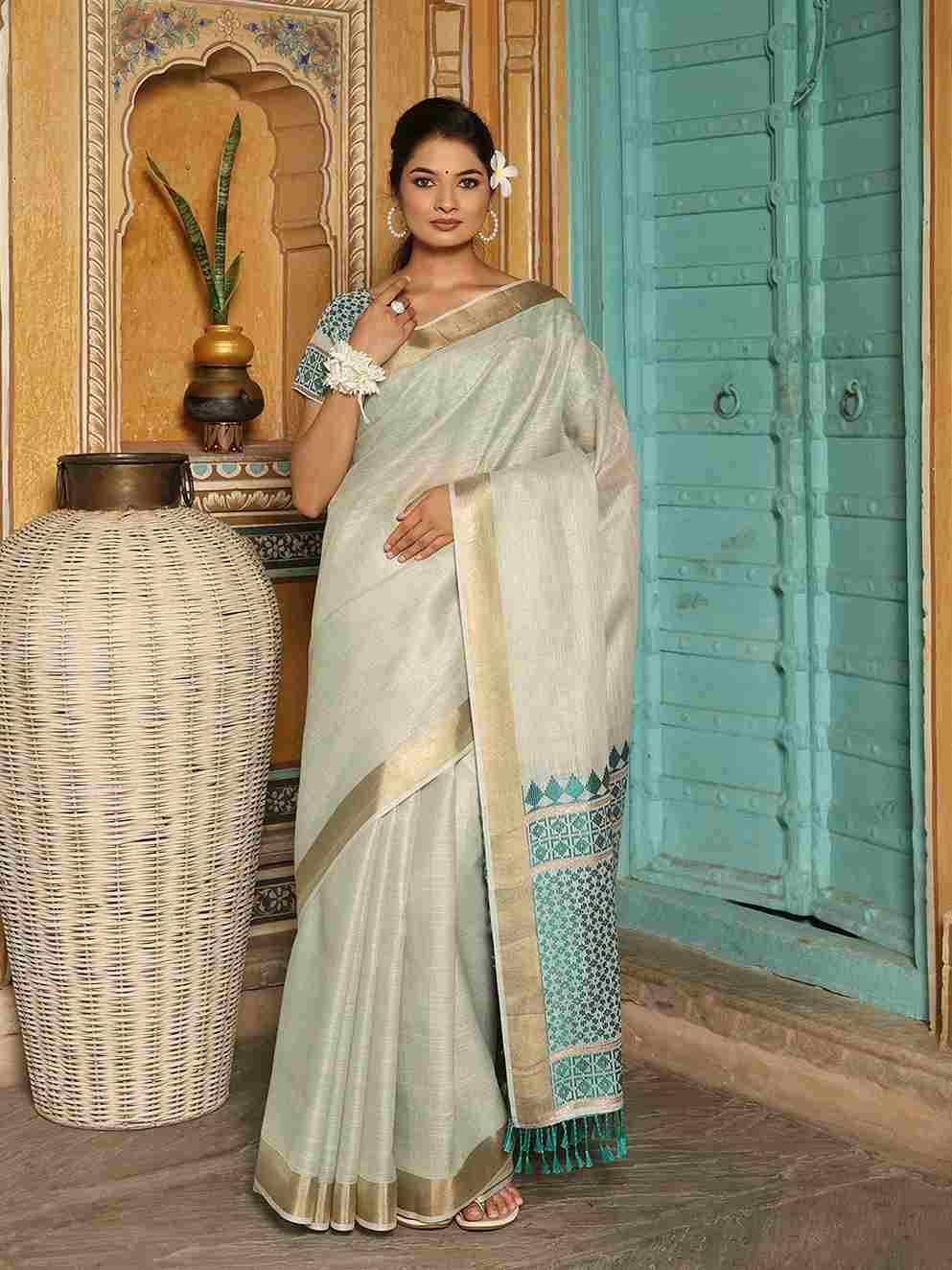 Henoi Threads By Fashid Wholesale 1001 To 1006 Indian Traditional Wear Collection Beautiful Stylish Fancy Colorful Party Wear & Occasional Wear Linen Sarees At Wholesale Price