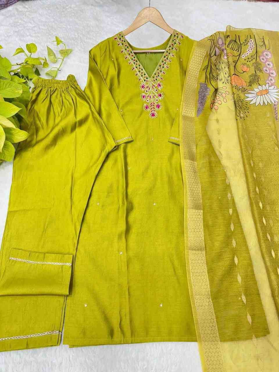 Mb-499 By Fashid Wholesale Designer Stylish Fancy Colorful Beautiful Party Wear & Ethnic Wear Collection Gadwal Soft Dresses At Wholesale Price