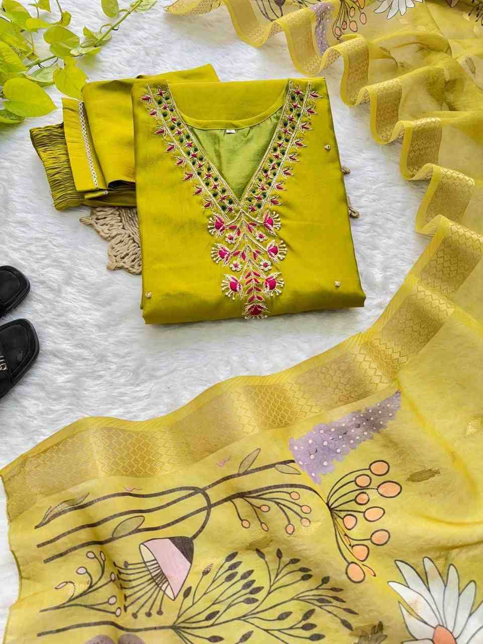 Mb-499 By Fashid Wholesale Designer Stylish Fancy Colorful Beautiful Party Wear & Ethnic Wear Collection Gadwal Soft Dresses At Wholesale Price
