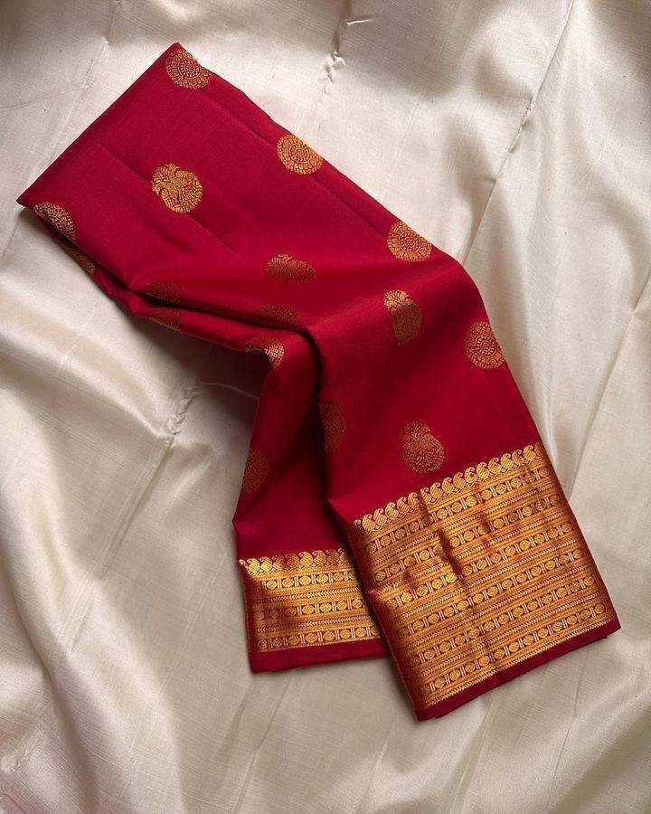 Lc-772 By Fashid Wholesale 01 To 05 Series Indian Traditional Wear Collection Beautiful Stylish Fancy Colorful Party Wear & Occasional Wear Lichi Silk Sarees At Wholesale Price