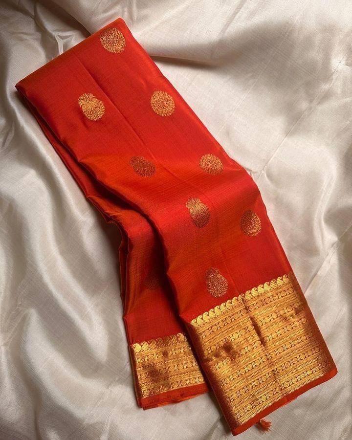 Lc-772 By Fashid Wholesale 01 To 05 Series Indian Traditional Wear Collection Beautiful Stylish Fancy Colorful Party Wear & Occasional Wear Lichi Silk Sarees At Wholesale Price