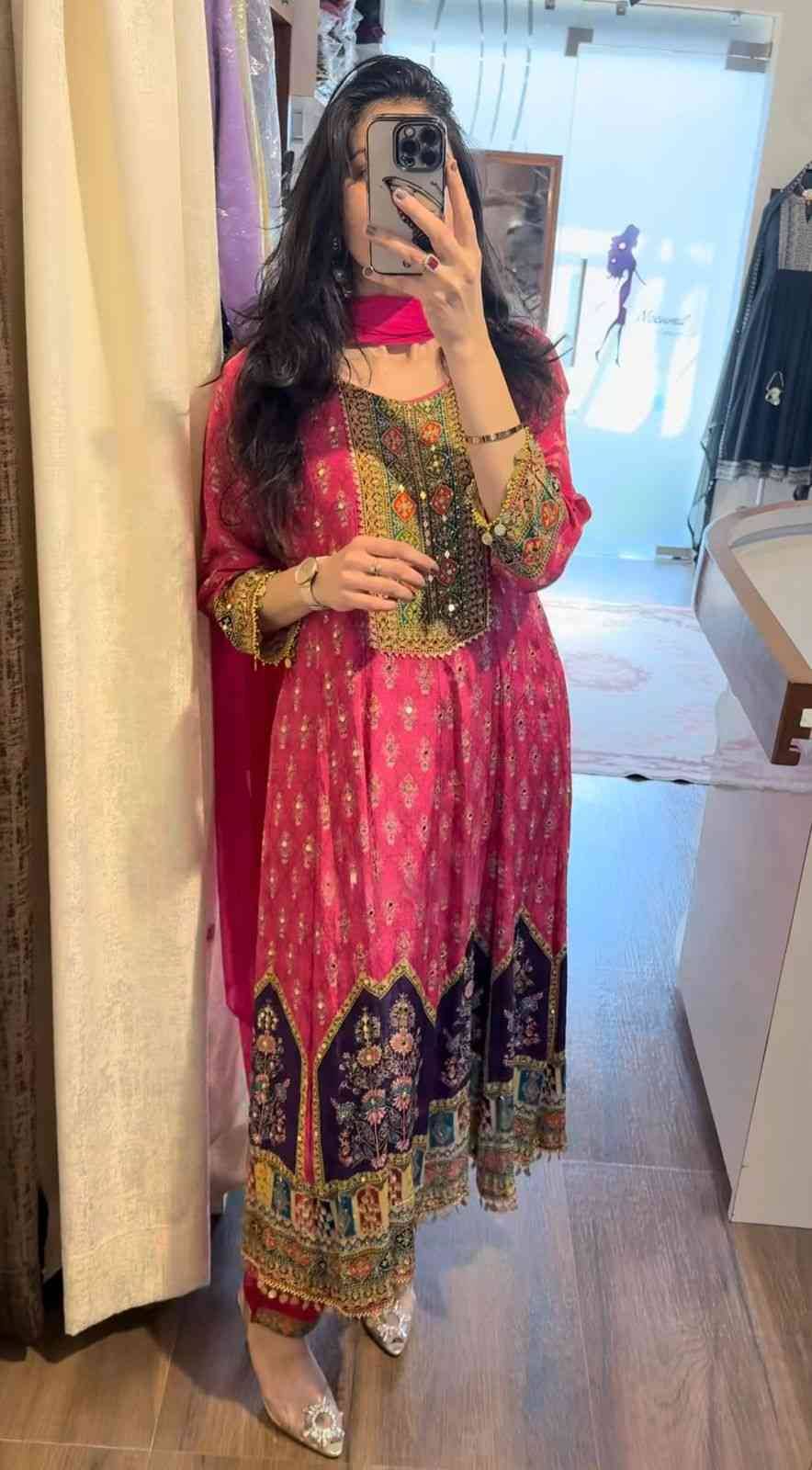 Be-405 By Fashid Wholesale Beautiful Suits Colorful Stylish Fancy Casual Wear & Ethnic Wear Chinnon Dresses At Wholesale Price