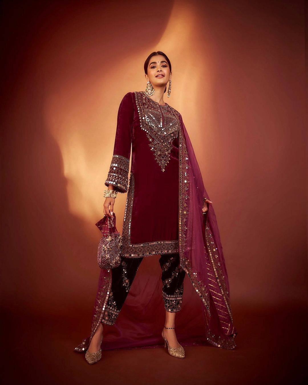 Be-281 By Fashid Wholesale Beautiful Suits Colorful Stylish Fancy Casual Wear & Ethnic Wear Viscose Velvet Dresses At Wholesale Price