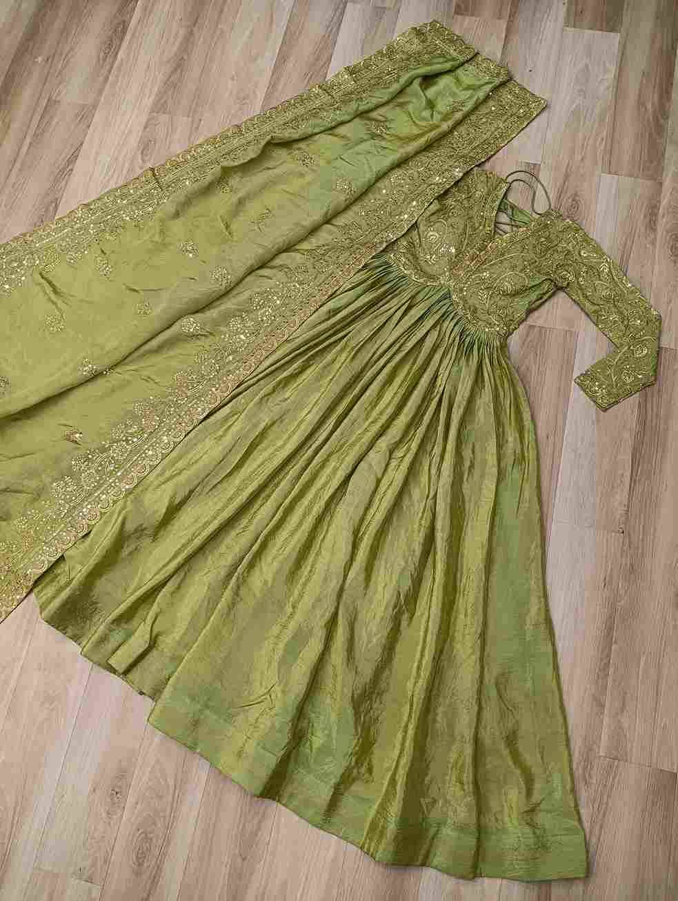 Sf-1108 By Fashid Wholesale 01 To 02 Series Designer Beautiful Collection Occasional Wear & Party Wear Gold Crush Gowns At Wholesale Price