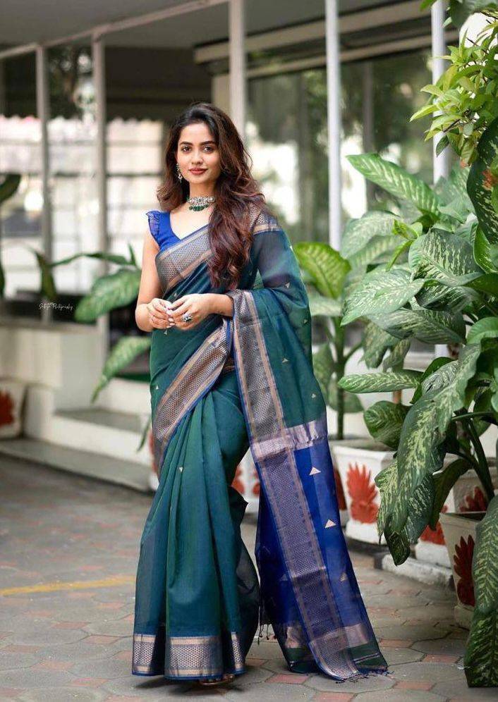 Kp-5046 By Fashid Wholesale 01 To 03 Series Indian Traditional Wear Collection Beautiful Stylish Fancy Colorful Party Wear & Occasional Wear Soft Lichi Silk Saree Sarees At Wholesale Price