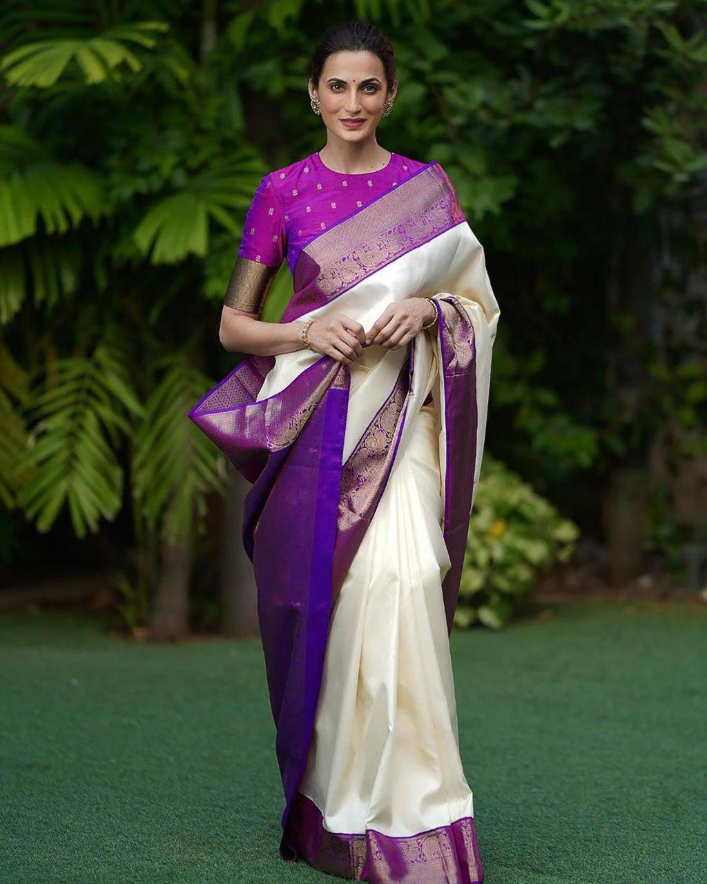 Kp-6071 By Fashid Wholesale Indian Traditional Wear Collection Beautiful Stylish Fancy Colorful Party Wear & Occasional Wear Soft Lichi Silk Saree Sarees At Wholesale Price