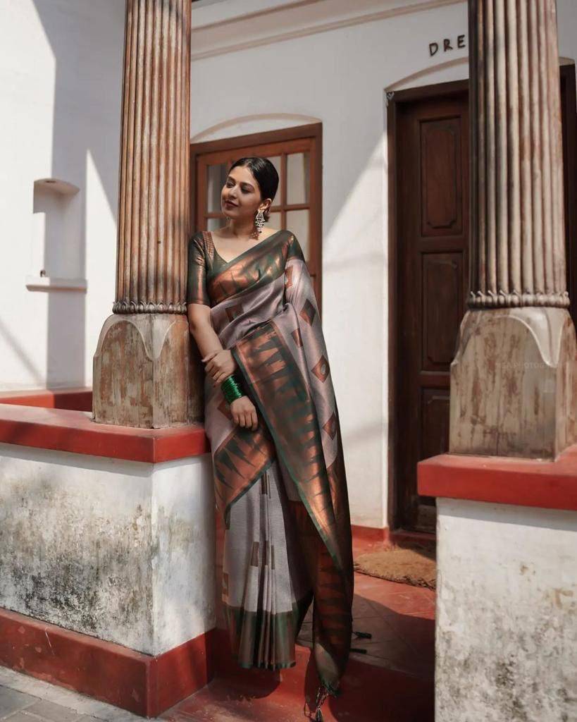 Kp-4073 By Fashid Wholesale Indian Traditional Wear Collection Beautiful Stylish Fancy Colorful Party Wear & Occasional Wear Soft Lichi Silk Saree Sarees At Wholesale Price