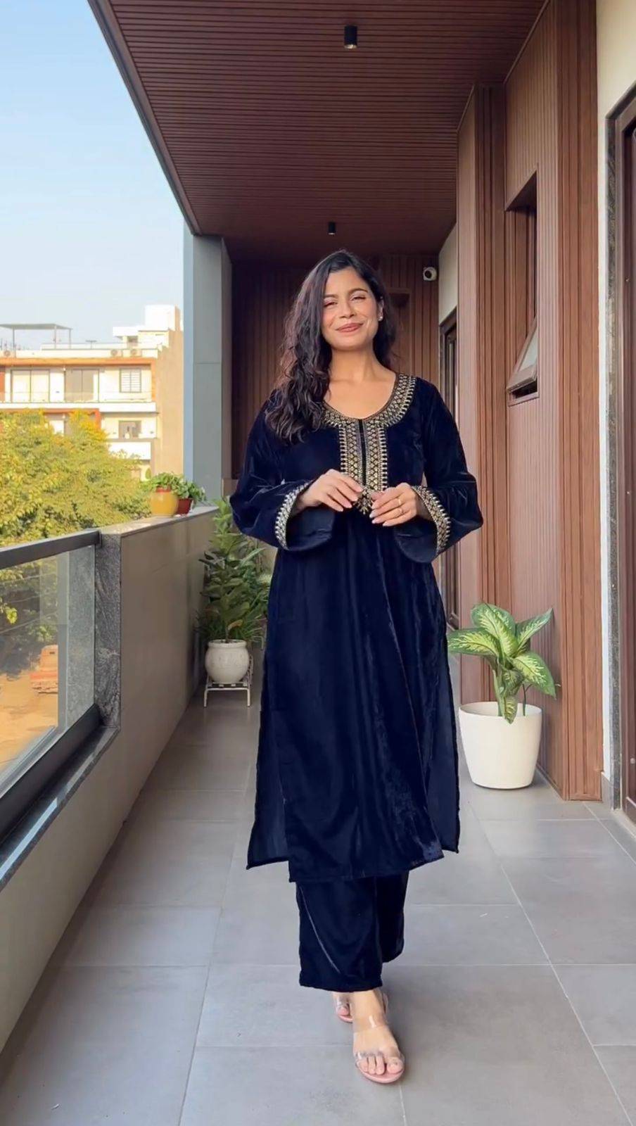 Le-2023 By Fashid Wholesale 01 To 03 Series Beautiful Festive Suits Colorful Stylish Fancy Casual Wear & Ethnic Wear Velvet Dresses At Wholesale Price