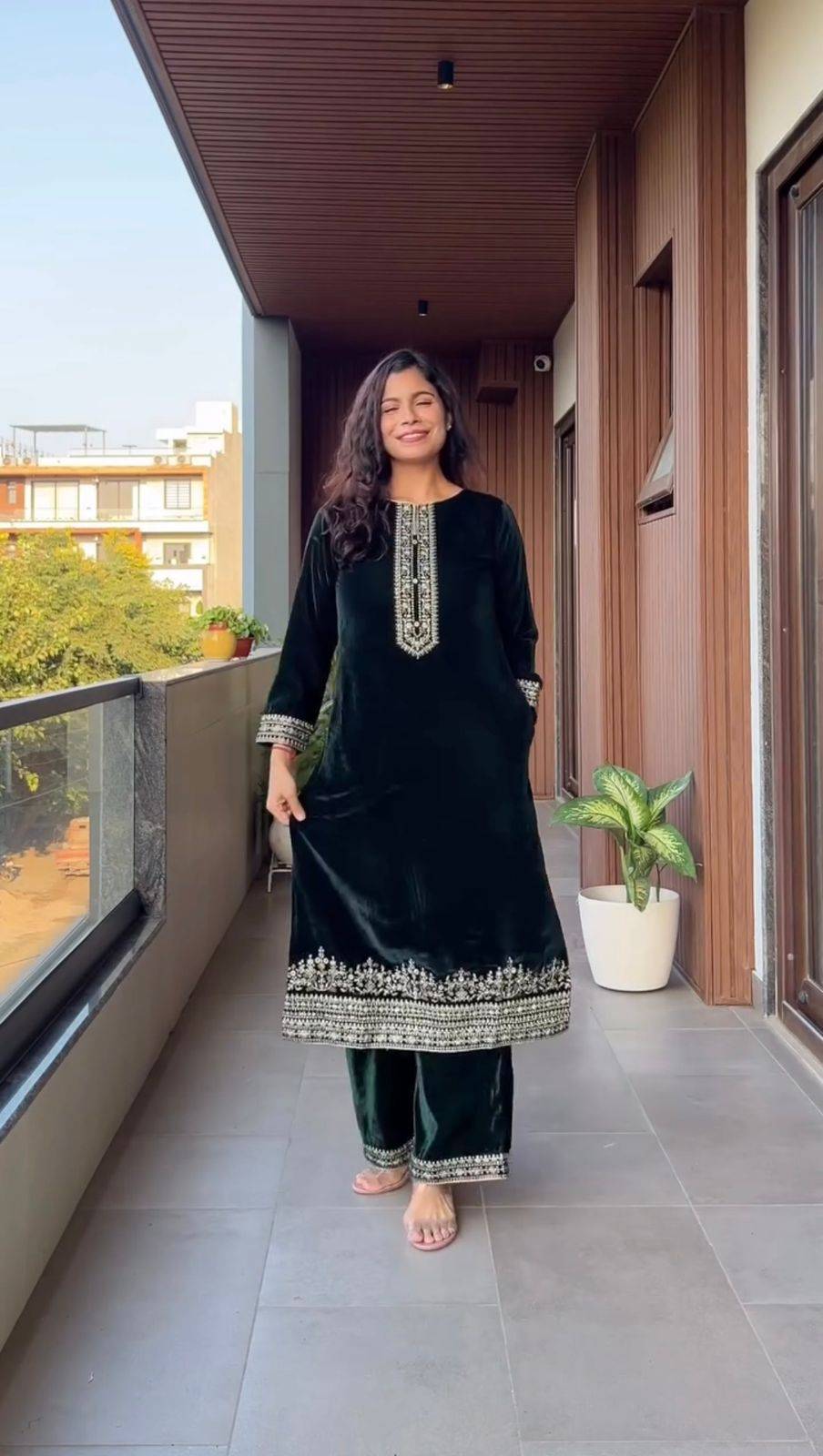 Le-2023 By Fashid Wholesale 01 To 03 Series Beautiful Festive Suits Colorful Stylish Fancy Casual Wear & Ethnic Wear Velvet Dresses At Wholesale Price