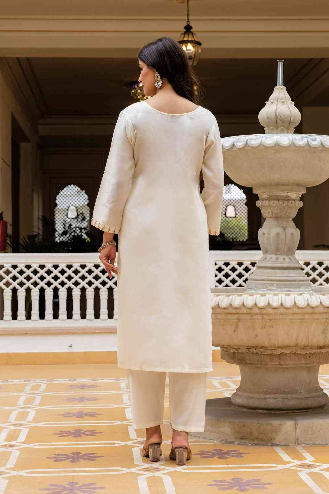 Dc-30 By Fashid Wholesale 01 To 02 Series Beautiful Stylish Festive Suits Fancy Colorful Casual Wear & Ethnic Wear & Ready To Wear Viscose Chanderi Dresses At Wholesale Price