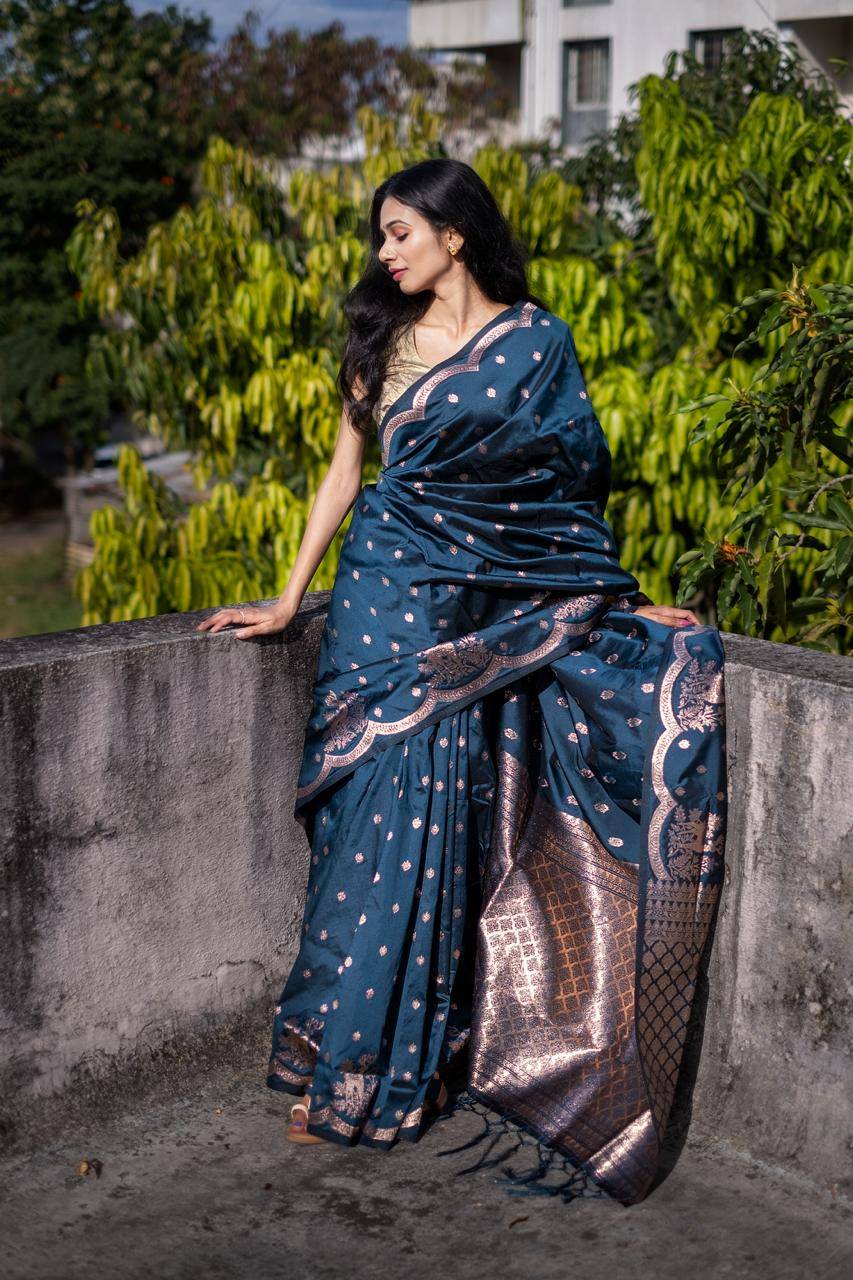 Vt-1023 By Fashid Wholesale 01 To 05 Series Indian Traditional Wear Collection Beautiful Stylish Fancy Colorful Party Wear & Occasional Wear Kanjivaram Silk Saree Sarees At Wholesale Price