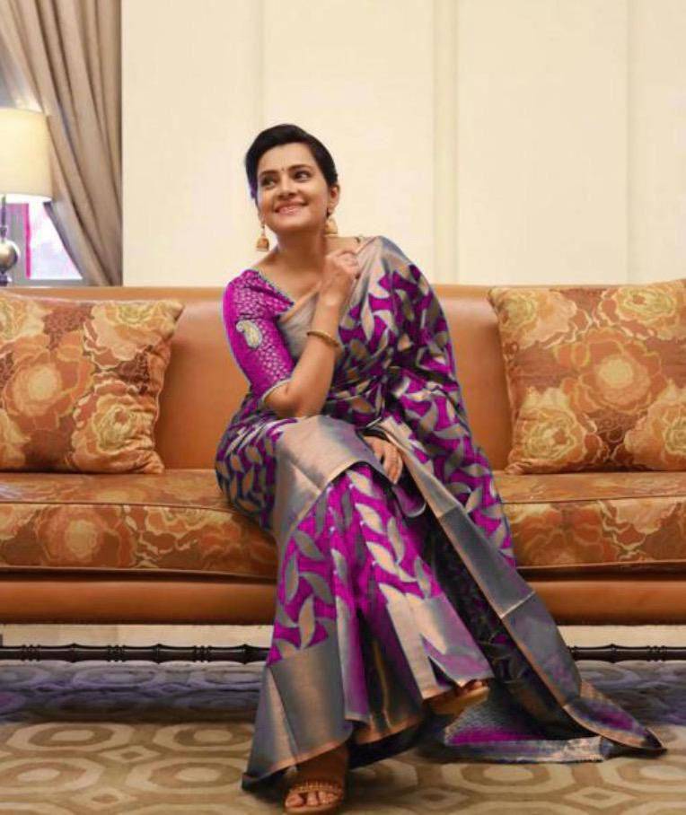 Kp-4057 By Fashid Wholesale 01 To 05 Series Indian Traditional Wear Collection Beautiful Stylish Fancy Colorful Party Wear & Occasional Wear Soft Lichi Silk Sarees At Wholesale Price