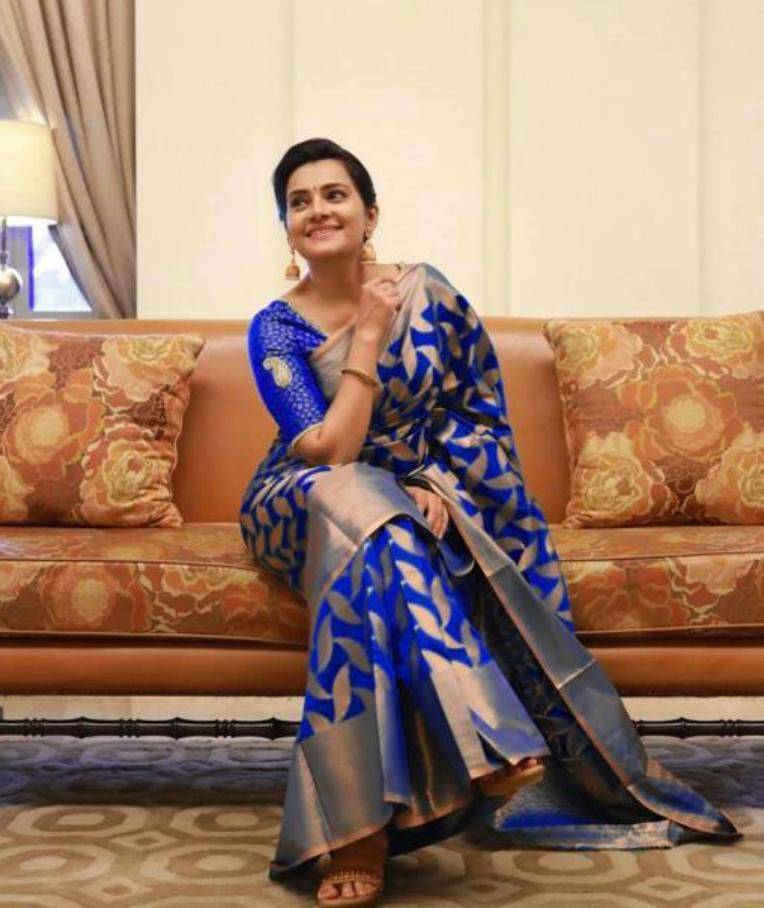 Kp-4057 By Fashid Wholesale 01 To 05 Series Indian Traditional Wear Collection Beautiful Stylish Fancy Colorful Party Wear & Occasional Wear Soft Lichi Silk Sarees At Wholesale Price