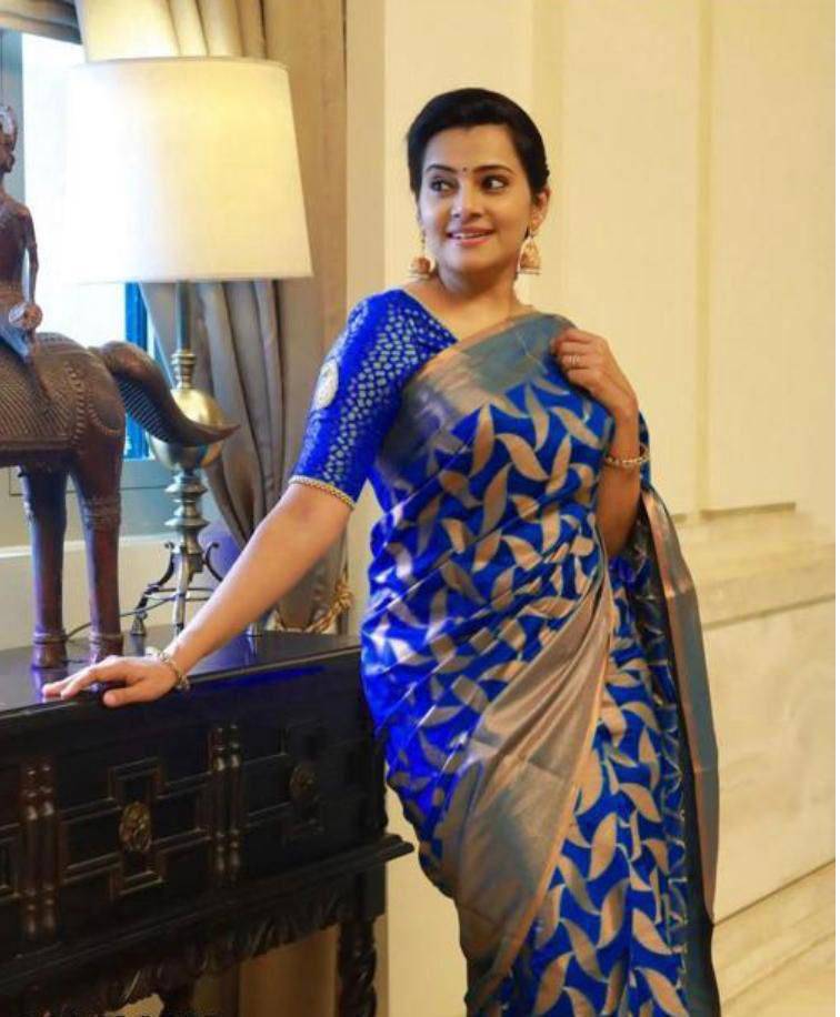 Kp-4057 By Fashid Wholesale 01 To 05 Series Indian Traditional Wear Collection Beautiful Stylish Fancy Colorful Party Wear & Occasional Wear Soft Lichi Silk Sarees At Wholesale Price