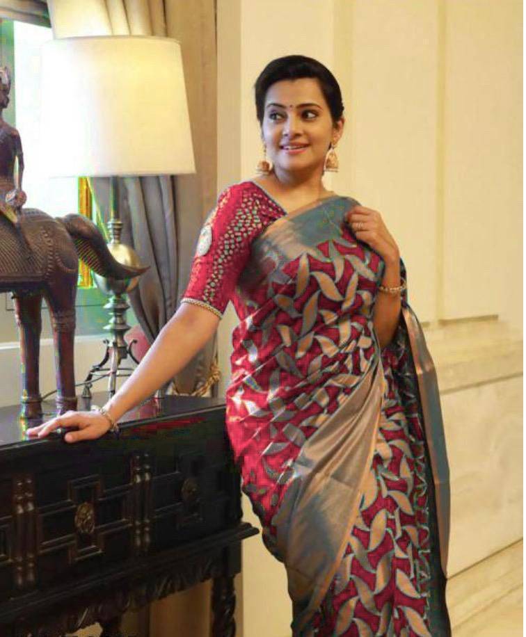 Kp-4057 By Fashid Wholesale 01 To 05 Series Indian Traditional Wear Collection Beautiful Stylish Fancy Colorful Party Wear & Occasional Wear Soft Lichi Silk Sarees At Wholesale Price