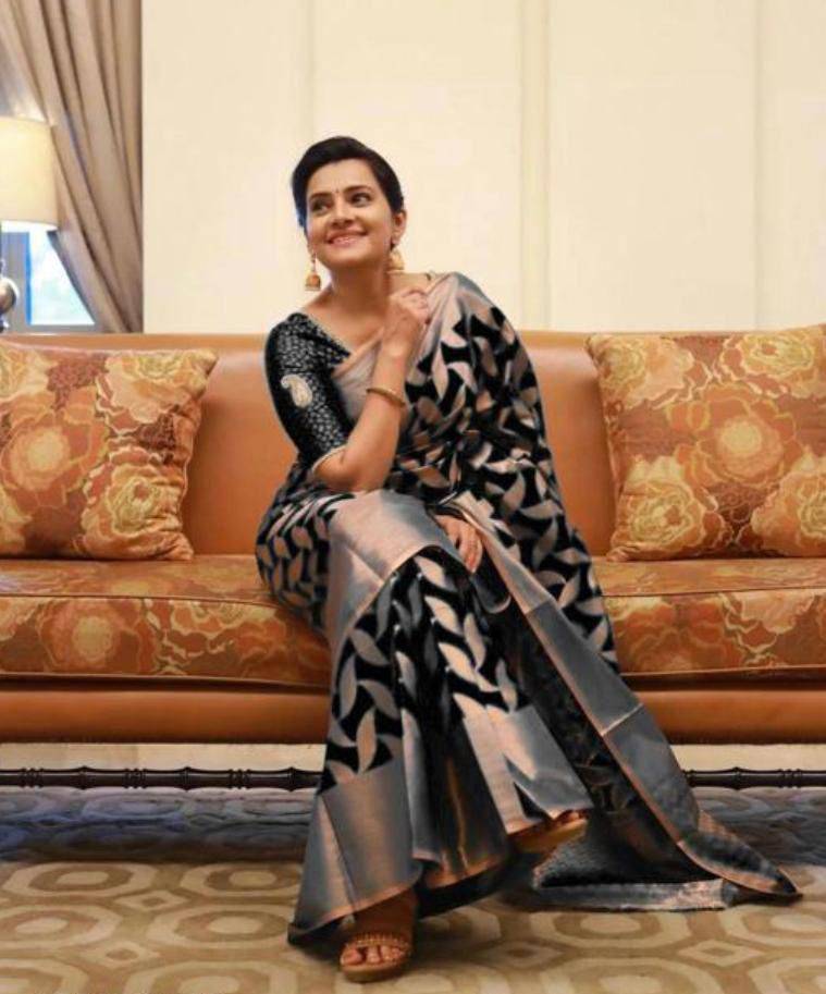 Kp-4057 By Fashid Wholesale 01 To 05 Series Indian Traditional Wear Collection Beautiful Stylish Fancy Colorful Party Wear & Occasional Wear Soft Lichi Silk Sarees At Wholesale Price