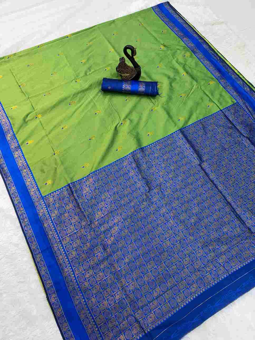 Sb-943 By Fashid Wholesale Indian Traditional Wear Collection Beautiful Stylish Fancy Colorful Party Wear & Occasional Wear Kanjivaram Soft Silk Sarees At Wholesale Price