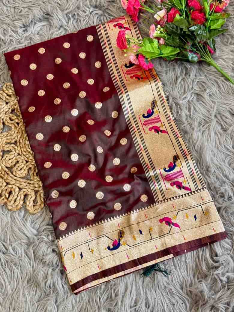 Vv-Maharani By Fashid Wholesale 01 To 08 Series Indian Traditional Wear Collection Beautiful Stylish Fancy Colorful Party Wear & Occasional Wear Paithani Silk Sarees At Wholesale Price