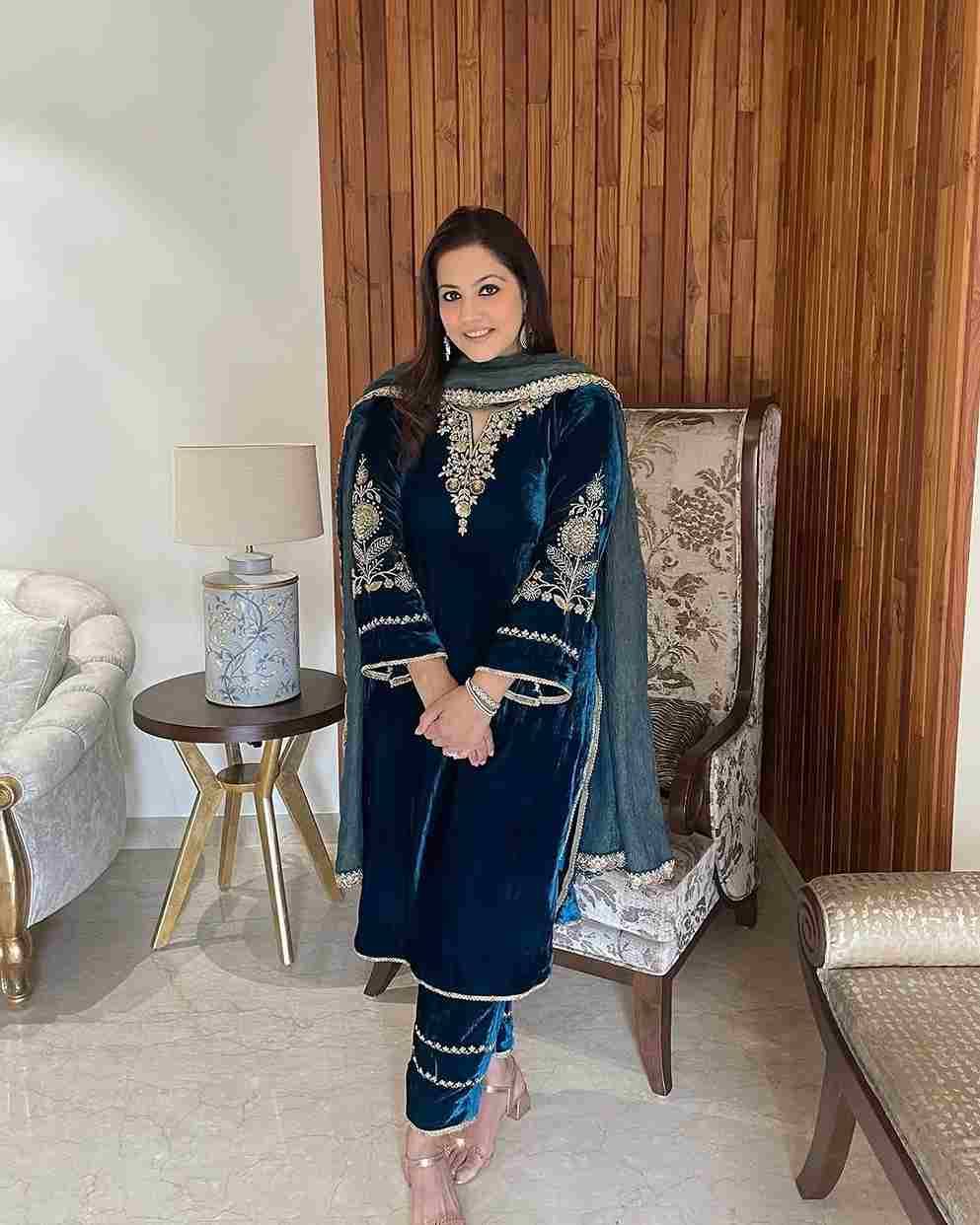 Be-414 By Fashid Wholesale Designer Stylish Fancy Colorful Beautiful Party Wear & Ethnic Wear Collection Velvet Dresses At Wholesale Price