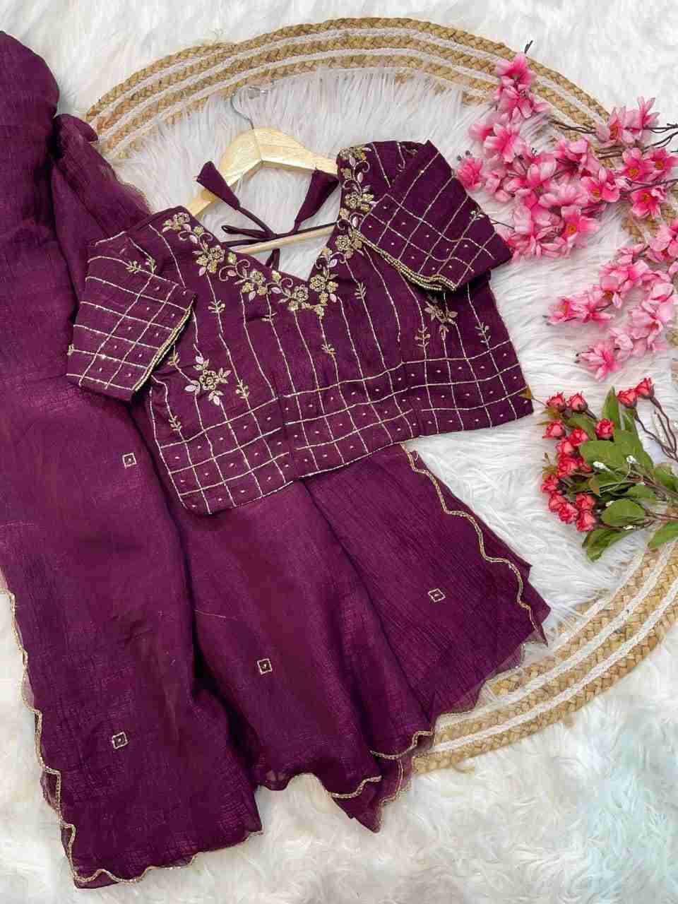 Vd-Varuni By Fashid Wholesale 01 To 06 Series Indian Traditional Wear Collection Beautiful Stylish Fancy Colorful Party Wear & Occasional Wear Pure Soft Crunchy Silk Sarees At Wholesale Price