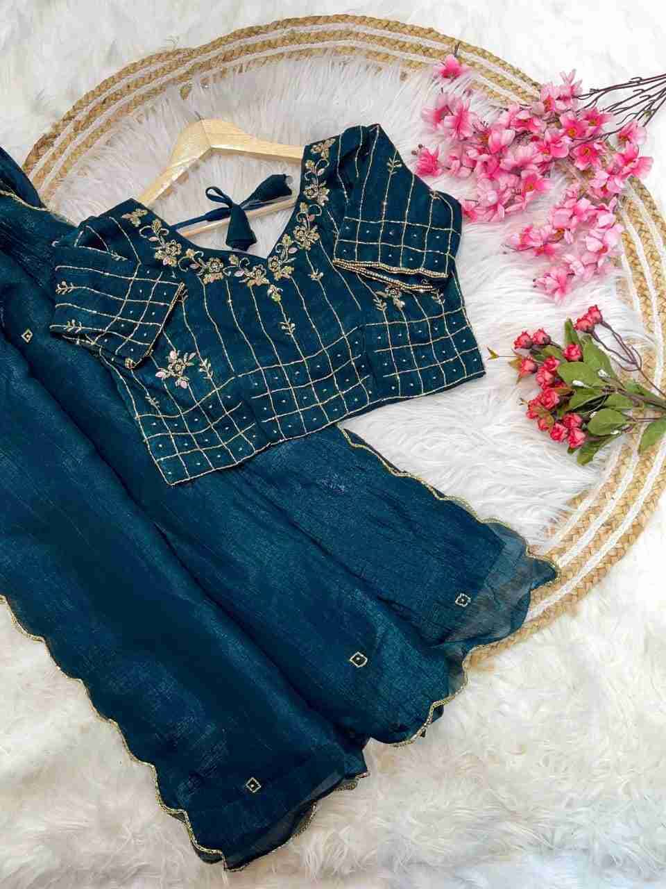 Vd-Varuni By Fashid Wholesale 01 To 06 Series Indian Traditional Wear Collection Beautiful Stylish Fancy Colorful Party Wear & Occasional Wear Pure Soft Crunchy Silk Sarees At Wholesale Price