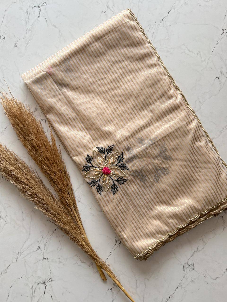 Vt-1054 By Fashid Wholesale Indian Traditional Wear Collection Beautiful Stylish Fancy Colorful Party Wear & Occasional Wear Soft Tissue Sarees At Wholesale Price