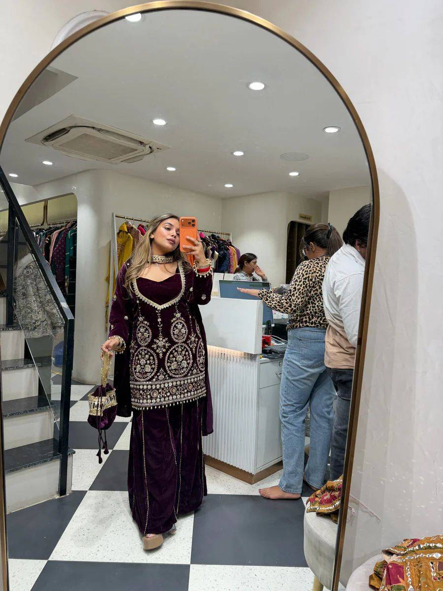 Le-2038 By Fashid Wholesale 01 To 02 Series Beautiful Festive Suits Colorful Stylish Fancy Casual Wear & Ethnic Wear Velvet Dresses At Wholesale Price