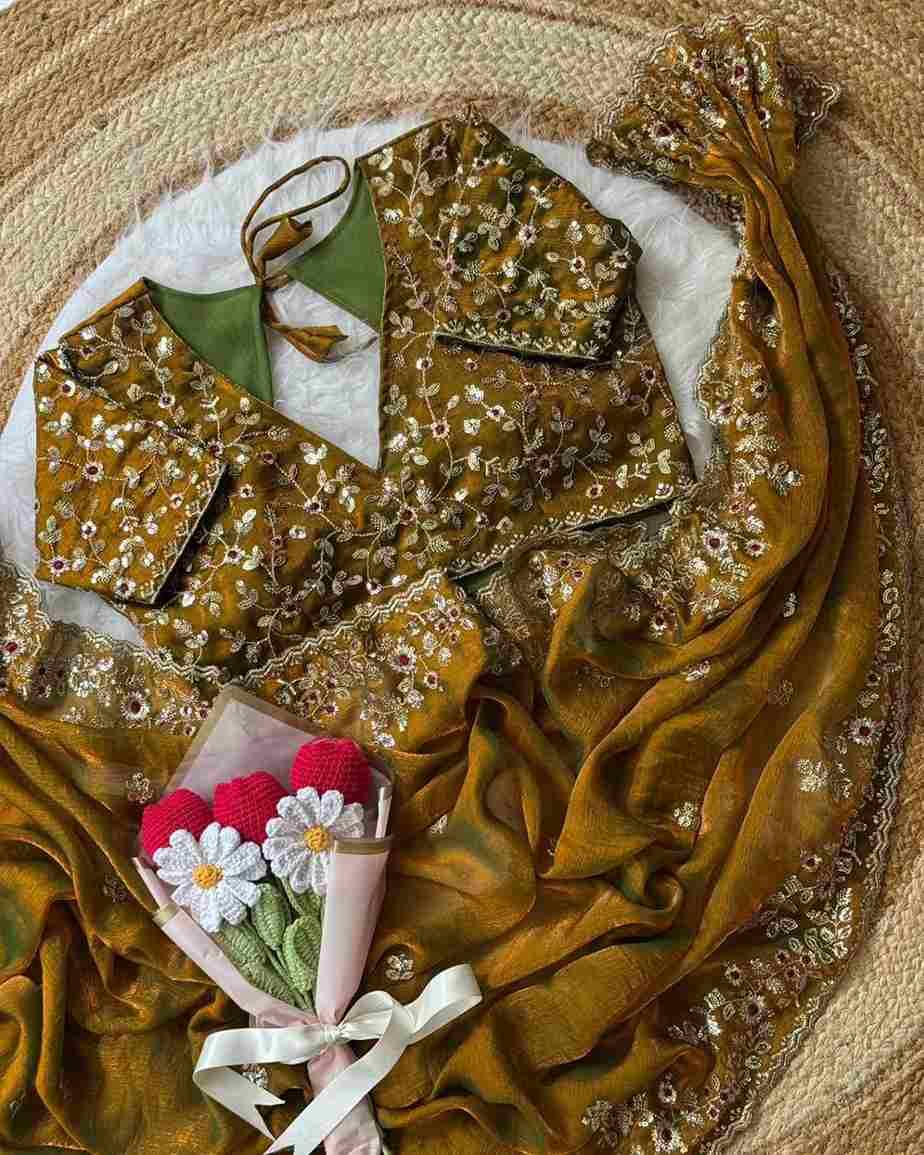 Vs-105 By Fashid Wholesale 01 To 04 Series Indian Traditional Wear Collection Beautiful Stylish Fancy Colorful Party Wear & Occasional Wear Heavy Soft Fandy Chiffon Silk Sarees At Wholesale Price