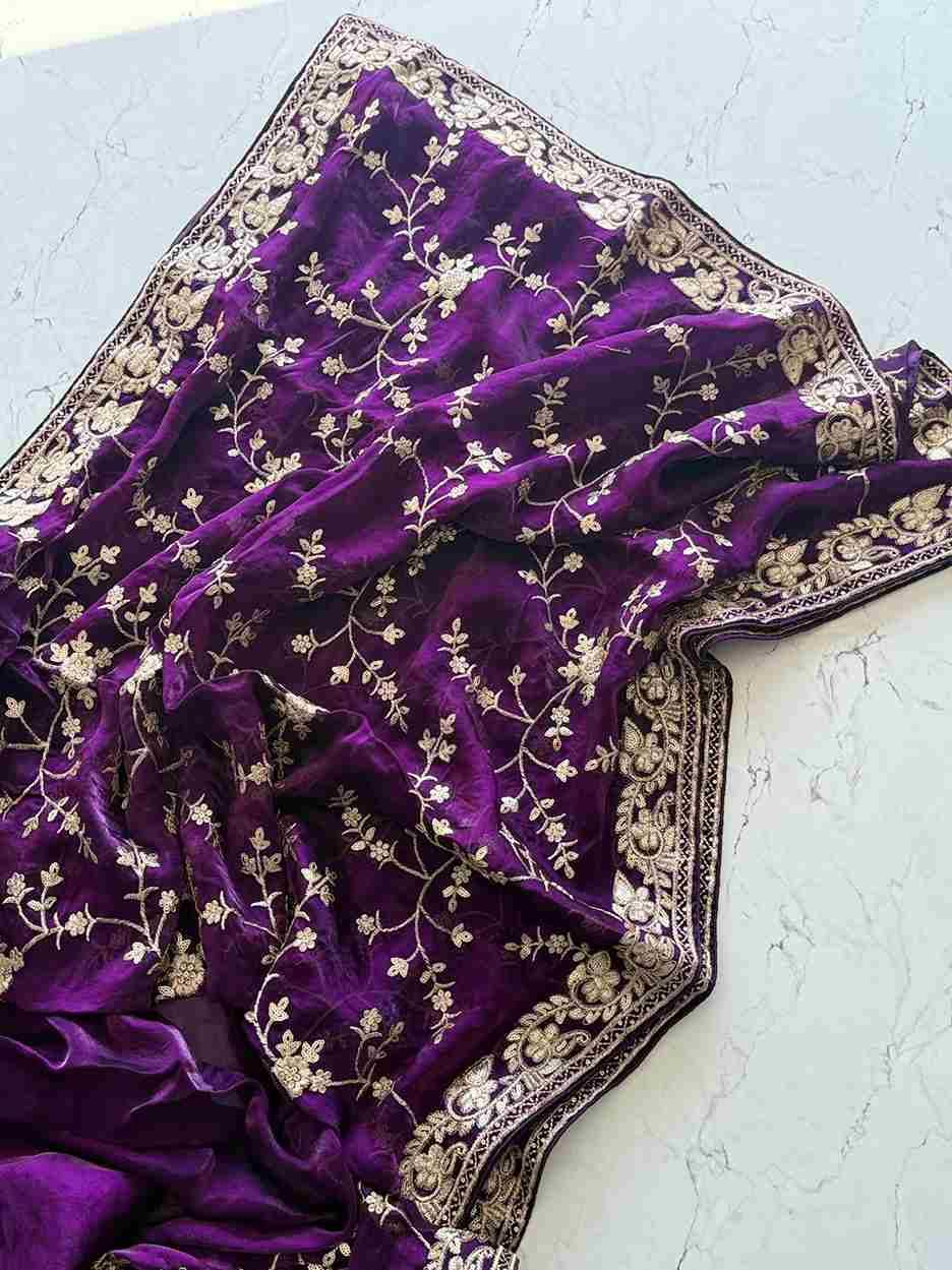 Vt-5001 By Fashid Wholesale Indian Traditional Wear Collection Beautiful Stylish Fancy Colorful Party Wear & Occasional Wear Satin Sarees At Wholesale Price