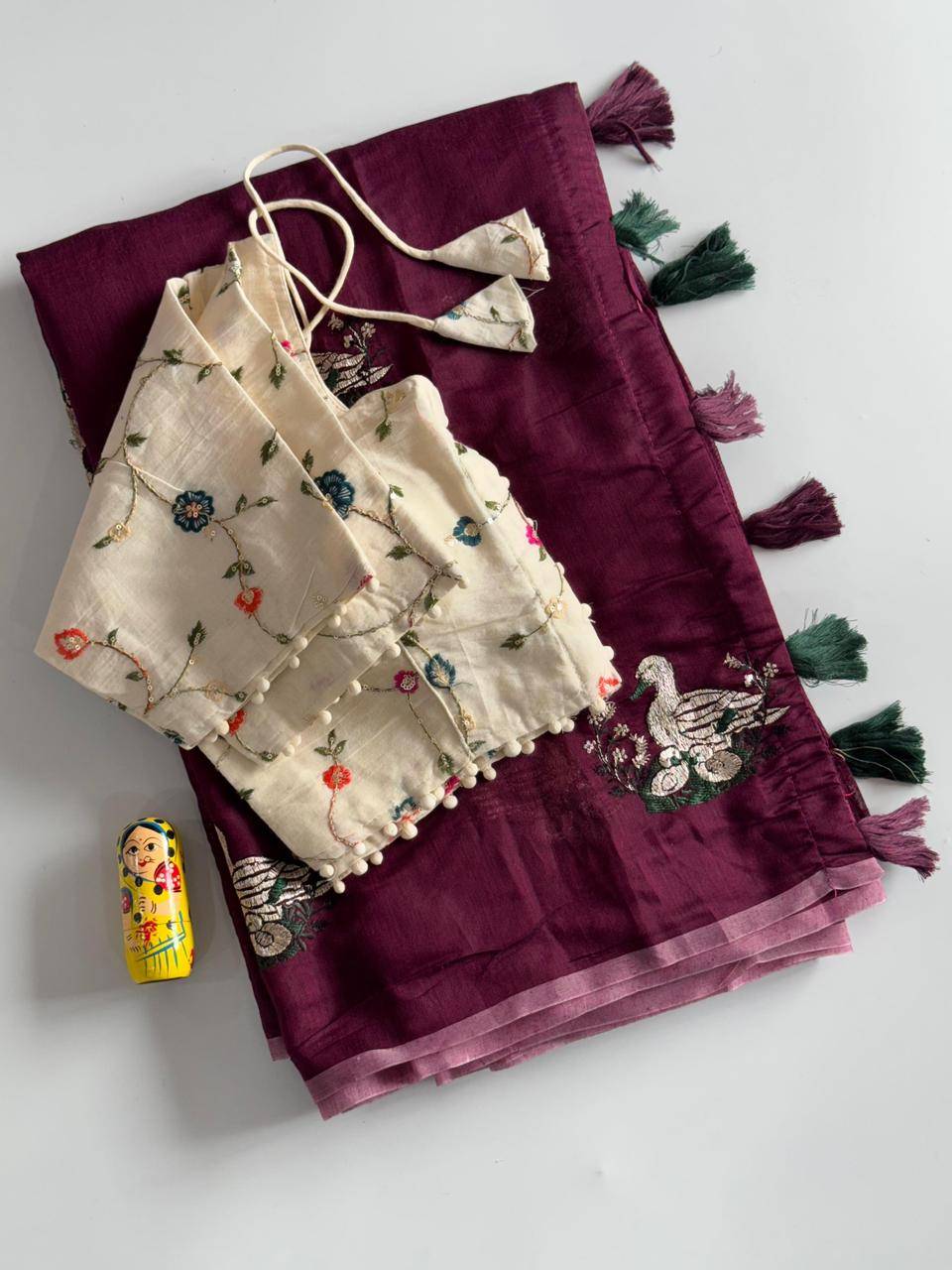 Vt-Duck By Fashid Wholesale 01 To 08 Series Indian Traditional Wear Collection Beautiful Stylish Fancy Colorful Party Wear & Occasional Wear Premium Chanderi Sarees At Wholesale Price