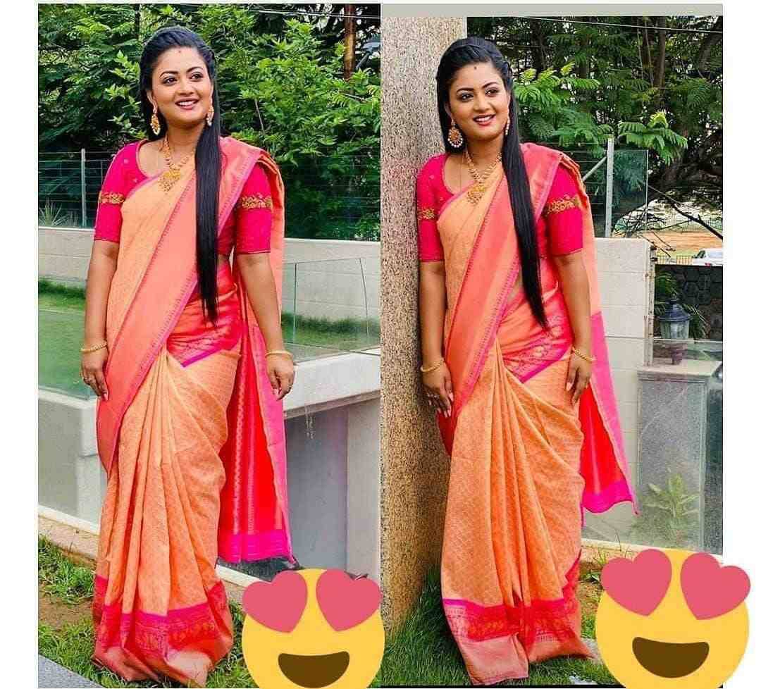 Kp-1034 By Fashid Wholesale 01 To 02 Series Indian Traditional Wear Collection Beautiful Stylish Fancy Colorful Party Wear & Occasional Wear Soft Lichi Silk Saree Sarees At Wholesale Price