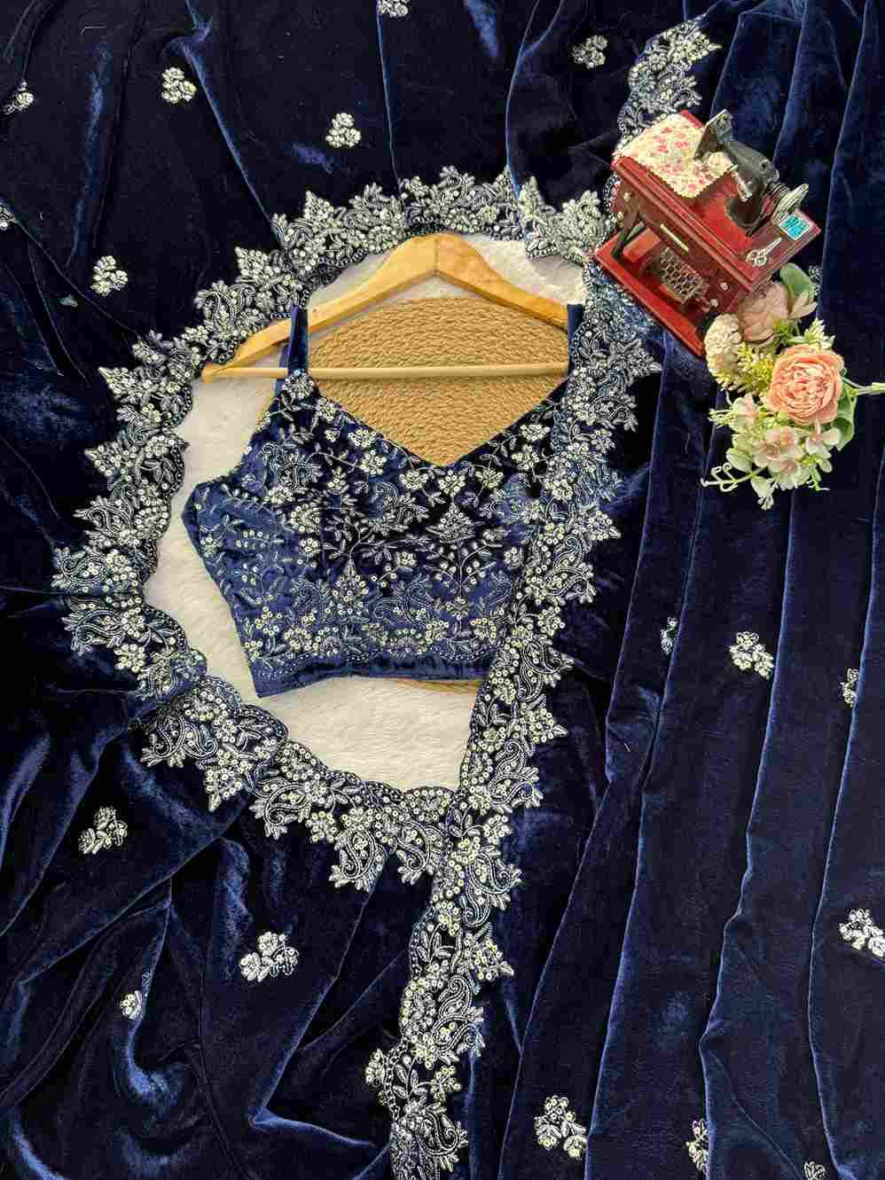 K-616 By Fashid Wholesale Indian Traditional Wear Collection Beautiful Stylish Fancy Colorful Party Wear & Occasional Wear Viscose Velvet Sarees At Wholesale Price