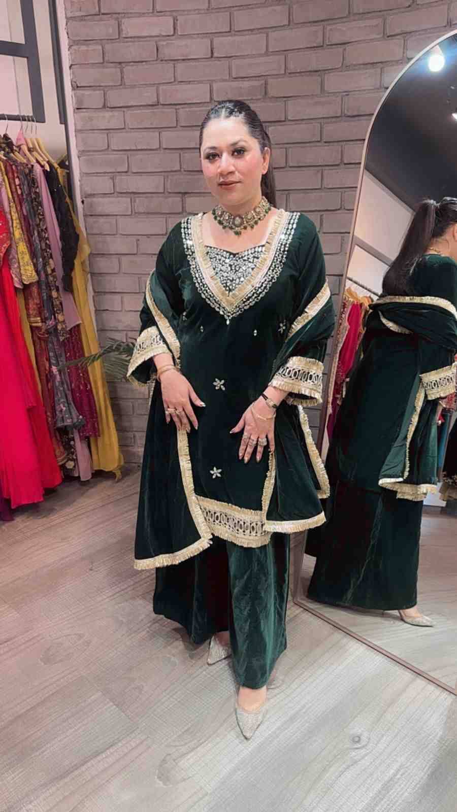 Le-2044 By Fashid Wholesale 01 To 03 Series Beautiful Festive Suits Colorful Stylish Fancy Casual Wear & Ethnic Wear Velvet Dresses At Wholesale Price