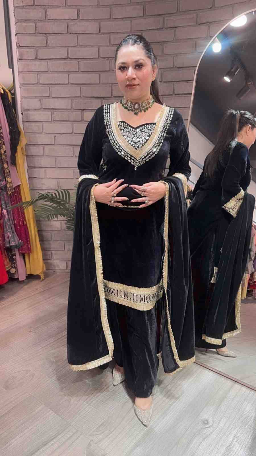 Le-2044 By Fashid Wholesale 01 To 03 Series Beautiful Festive Suits Colorful Stylish Fancy Casual Wear & Ethnic Wear Velvet Dresses At Wholesale Price