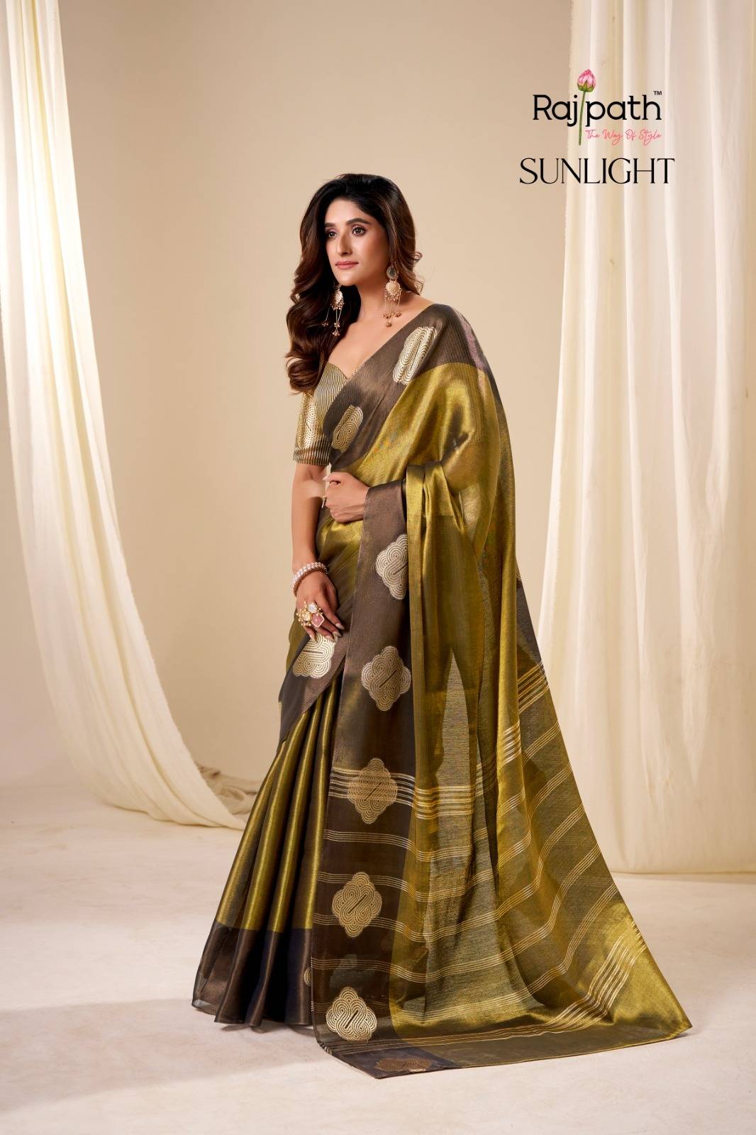 Sunlight By Rajpath 658 To 663 Series Indian Traditional Wear Collection Beautiful Stylish Fancy Colorful Party Wear & Occasional Wear Handloom Tissue Soft Silk Sarees At Wholesale Price