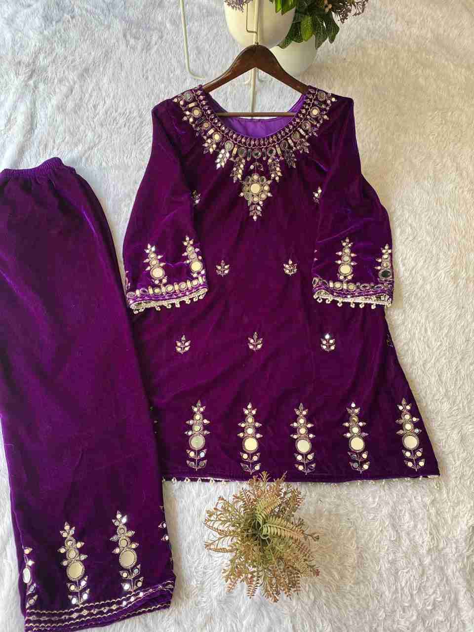 Be-423 By Fashid Wholesale 01 To 04 Series Beautiful Festive Suits Stylish Fancy Colorful Casual Wear & Ethnic Wear Velvet Dresses At Wholesale Price