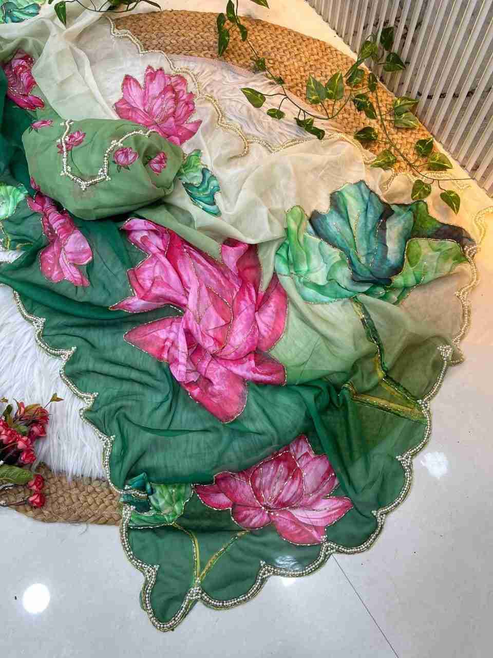 Vd-Maskat Vol-5 By Fashid Wholesale 01 To 05 Series Indian Traditional Wear Collection Beautiful Stylish Fancy Colorful Party Wear & Occasional Wear Pure Soft Tabby Silk Sarees At Wholesale Price