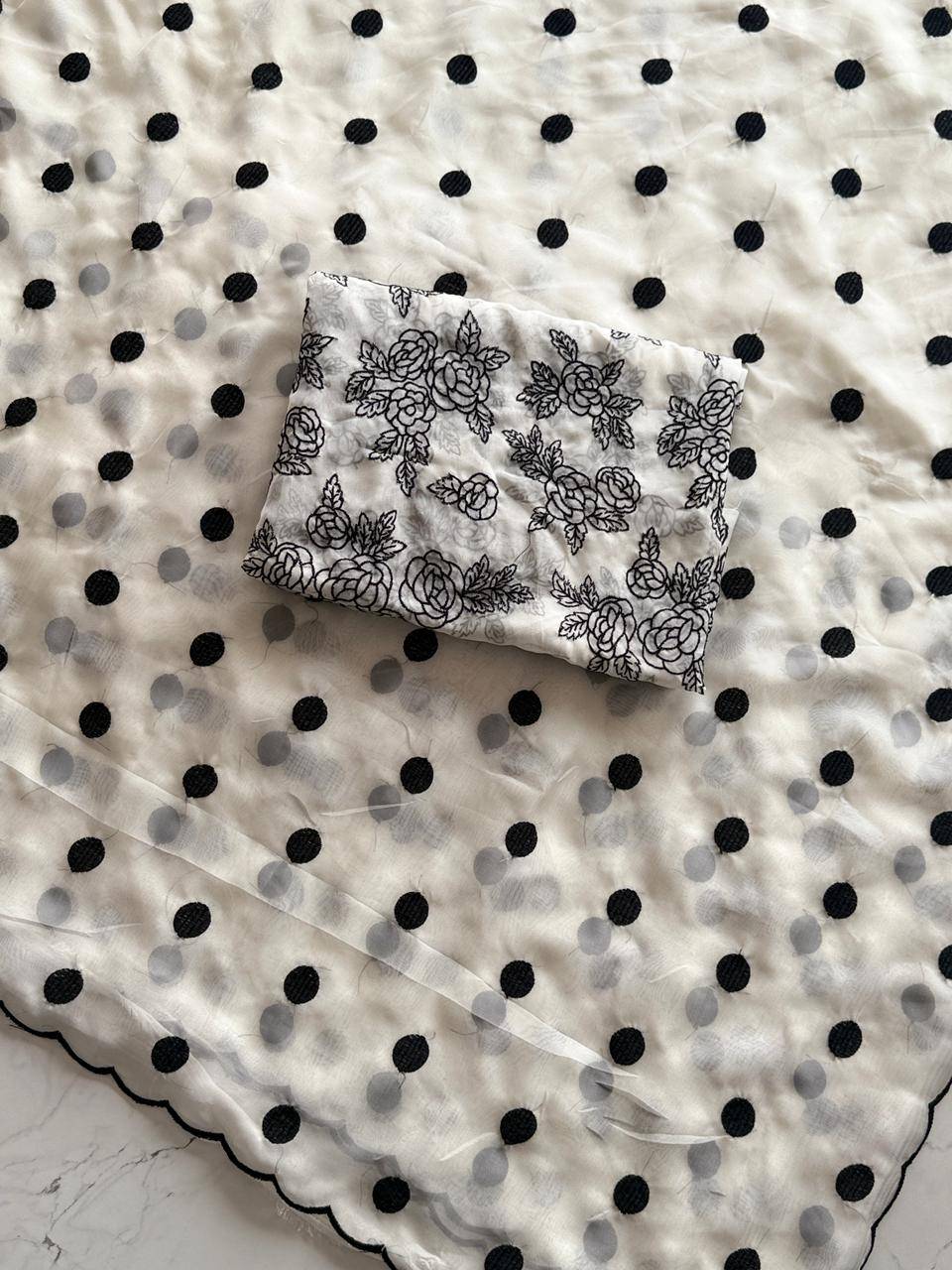 Vt-5009 By Fashid Wholesale 01 To 03 Series Beautiful Stylish Festive Suits Fancy Colorful Casual Wear & Ethnic Wear & Ready To Wear Tabby Organza Sarees At Wholesale Price