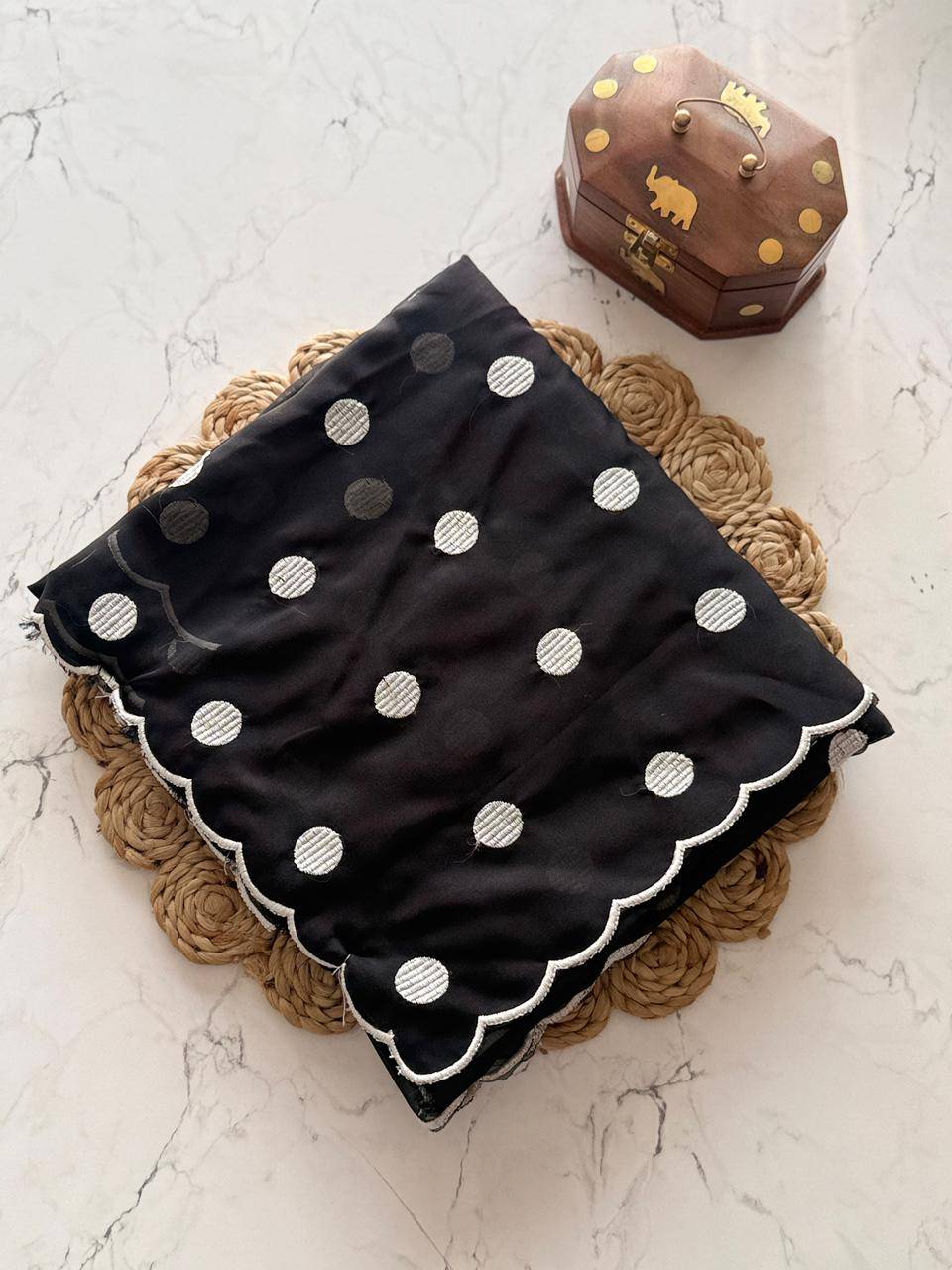 Vt-5009 By Fashid Wholesale 01 To 03 Series Beautiful Stylish Festive Suits Fancy Colorful Casual Wear & Ethnic Wear & Ready To Wear Tabby Organza Sarees At Wholesale Price