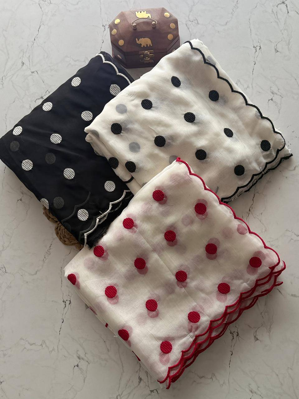 Vt-5009 By Fashid Wholesale 01 To 03 Series Beautiful Stylish Festive Suits Fancy Colorful Casual Wear & Ethnic Wear & Ready To Wear Tabby Organza Sarees At Wholesale Price