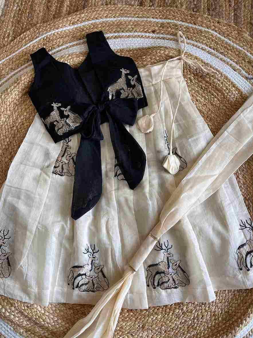 Vt-8160 By Fashid Wholesale 01 To 02 Series Beautiful Stylish Festive Suits Fancy Colorful Casual Wear & Ethnic Wear & Ready To Wear Chanderi Silk Lehenga At Wholesale Price