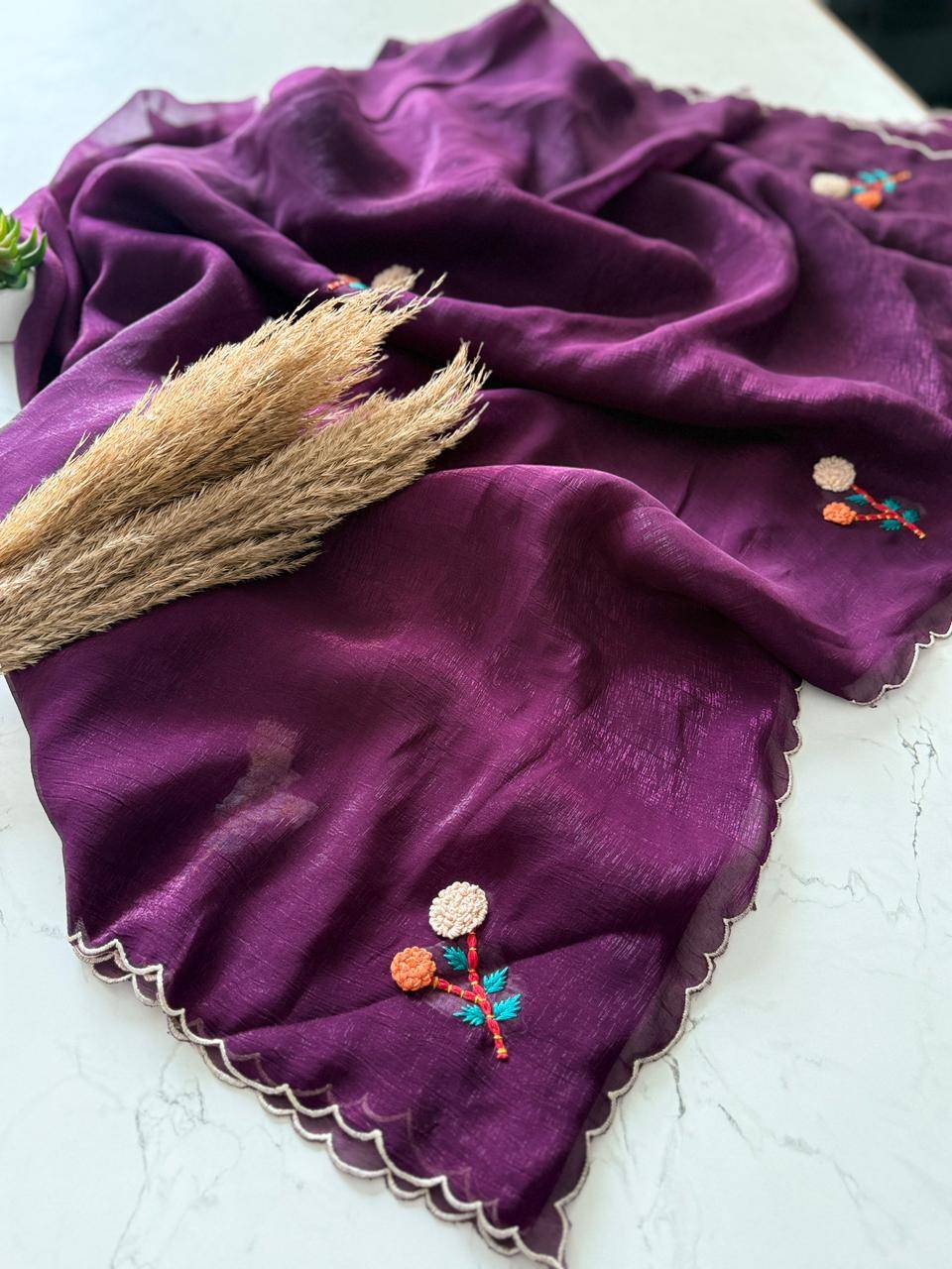 Vt-8162 By Fashid Wholesale 01 To 03 Series Indian Traditional Wear Collection Beautiful Stylish Fancy Colorful Party Wear & Occasional Wear Crunchy Silk Sarees At Wholesale Price