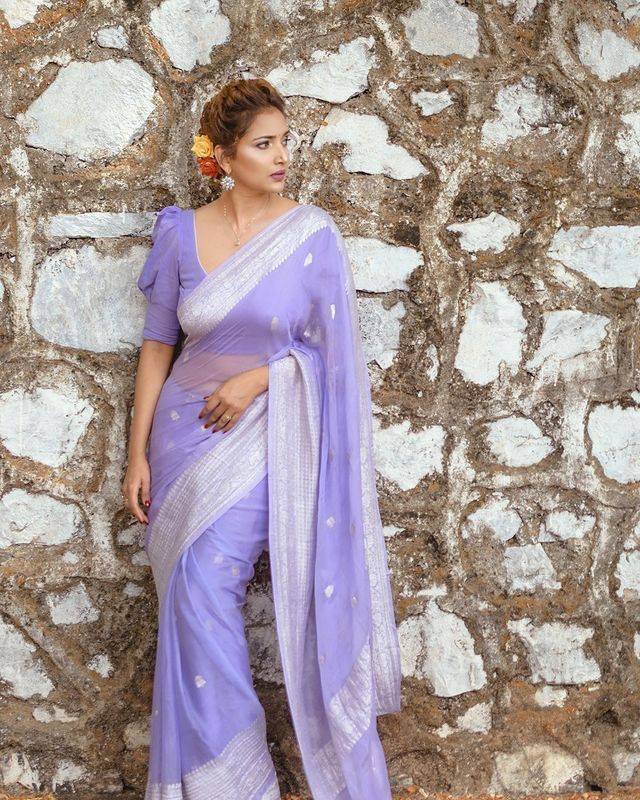 Ab-Nikhila By Fashid Wholesale 01 To 06 Series Special Indian Traditional Wear Collection Beautiful Stylish Fancy Colorful Party Wear & Occasional Wear Soft Linen Slub Sarees At Wholesale Price