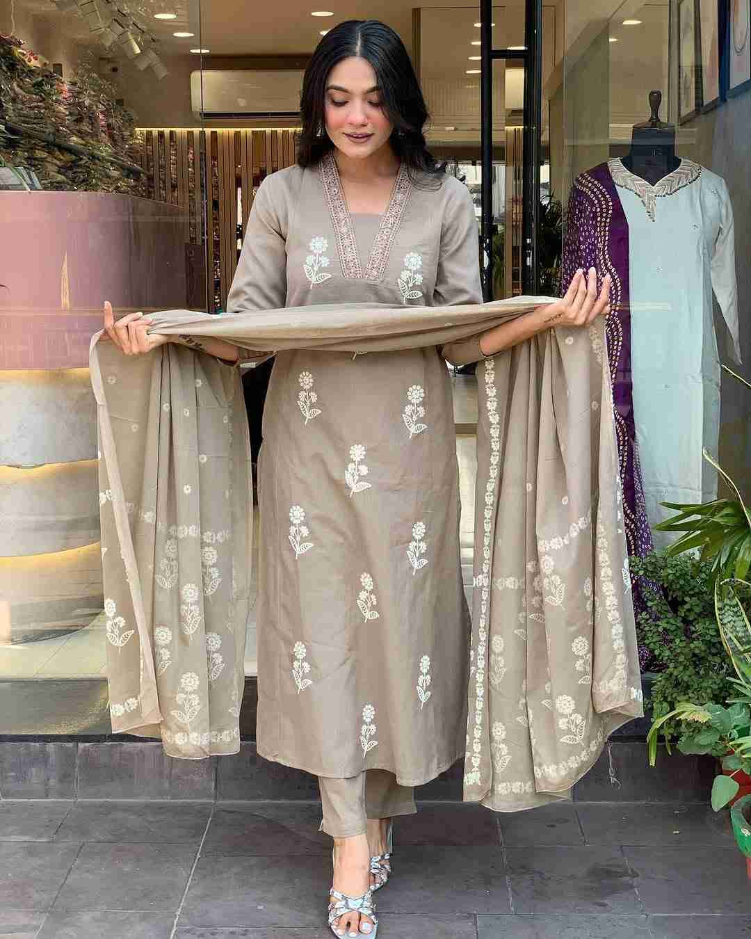 Dc-Tanvi By Fashid Wholesale 01 To 03 Series Beautiful Stylish Festive Suits Fancy Colorful Casual Wear & Ethnic Wear & Ready To Wear Cotton Dresses At Wholesale Price