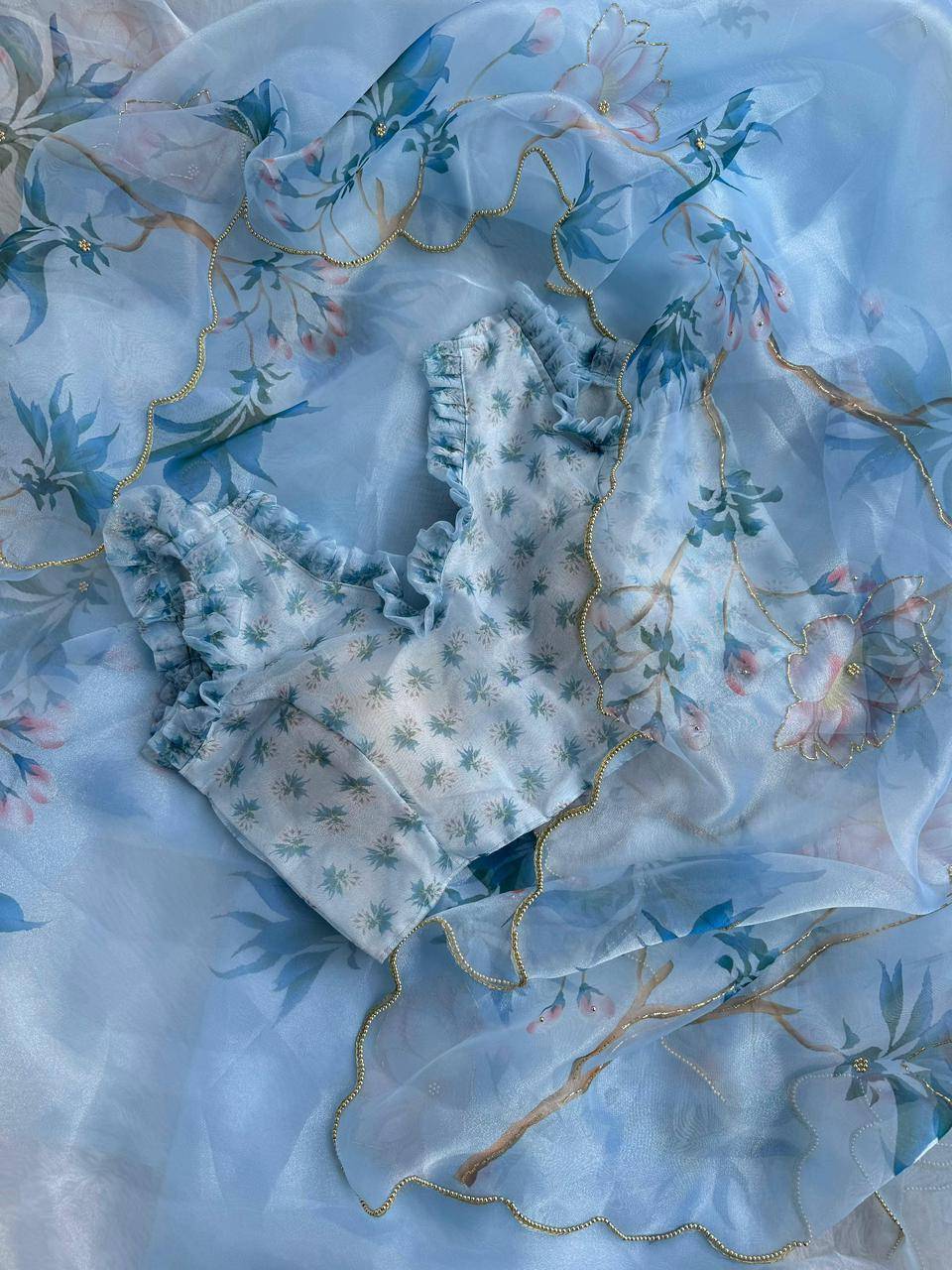 Vt-104 By Fashid Wholesale Indian Traditional Wear Collection Beautiful Stylish Fancy Colorful Party Wear & Occasional Wear Soft Organza Sarees At Wholesale Price