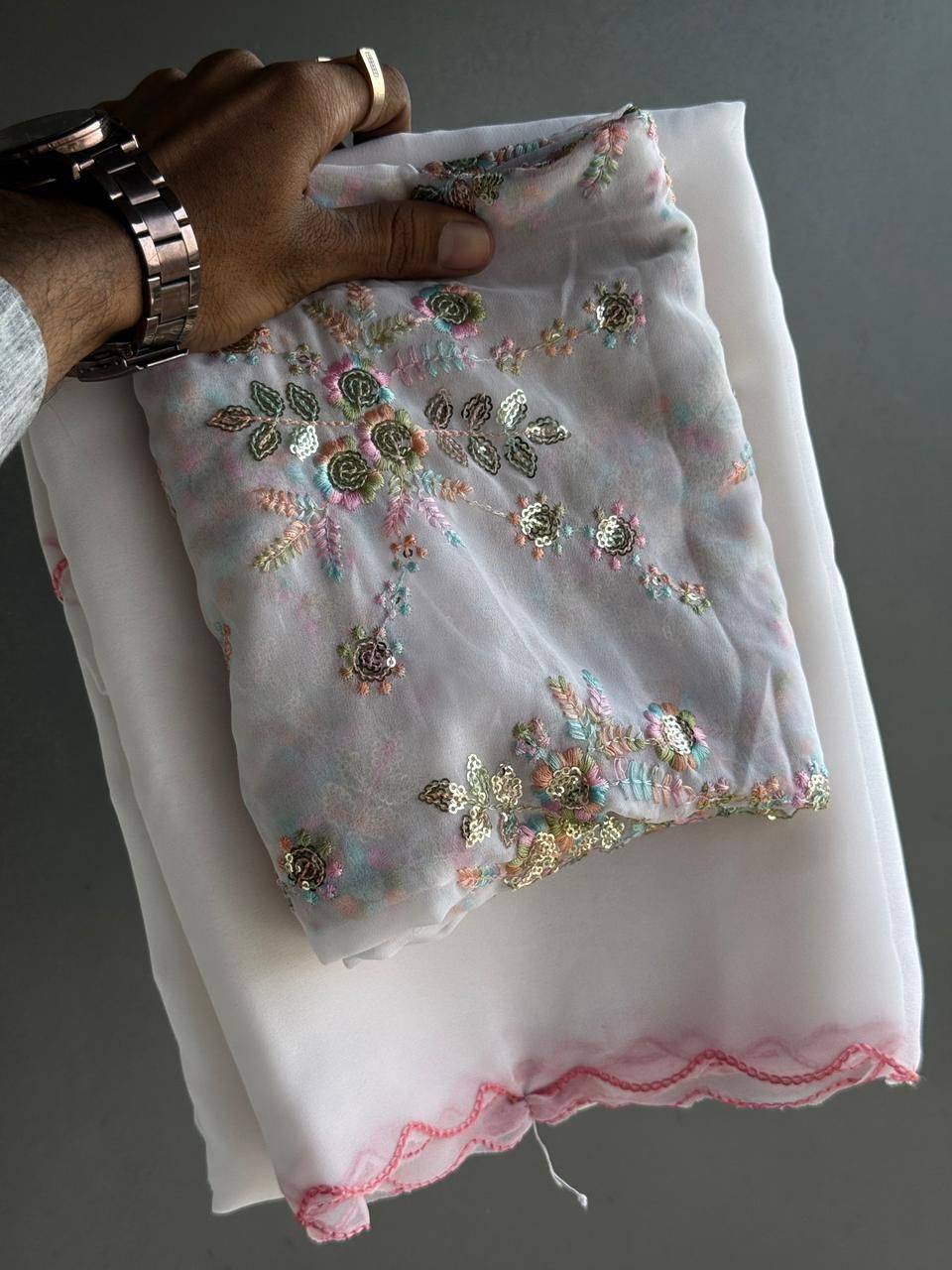 Vt-5019 By Fashid Wholesale 01 To 08 Series Indian Traditional Wear Collection Beautiful Stylish Fancy Colorful Party Wear & Occasional Wear Soft Georgette Sarees At Wholesale Price