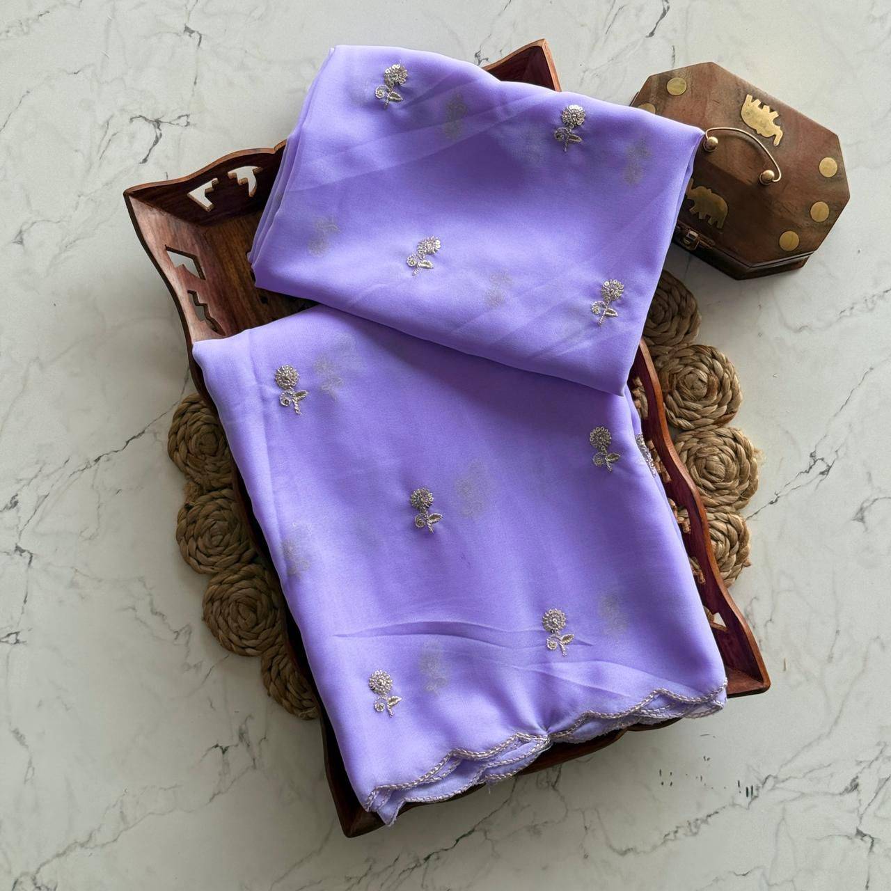 Vt-5017 By Fashid Wholesale 01 To 10 Series Beautiful Stylish Festive Suits Fancy Colorful Casual Wear & Ethnic Wear & Ready To Wear Soft Georgette Sarees At Wholesale Price