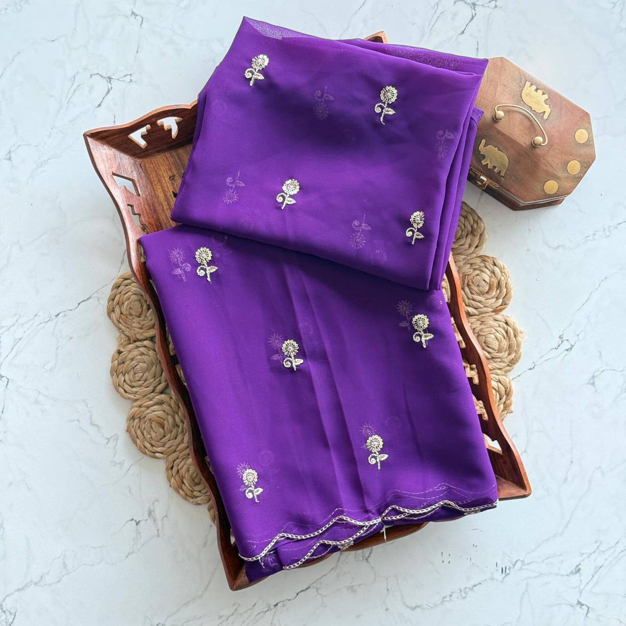 Vt-5017 By Fashid Wholesale 01 To 10 Series Beautiful Stylish Festive Suits Fancy Colorful Casual Wear & Ethnic Wear & Ready To Wear Soft Georgette Sarees At Wholesale Price