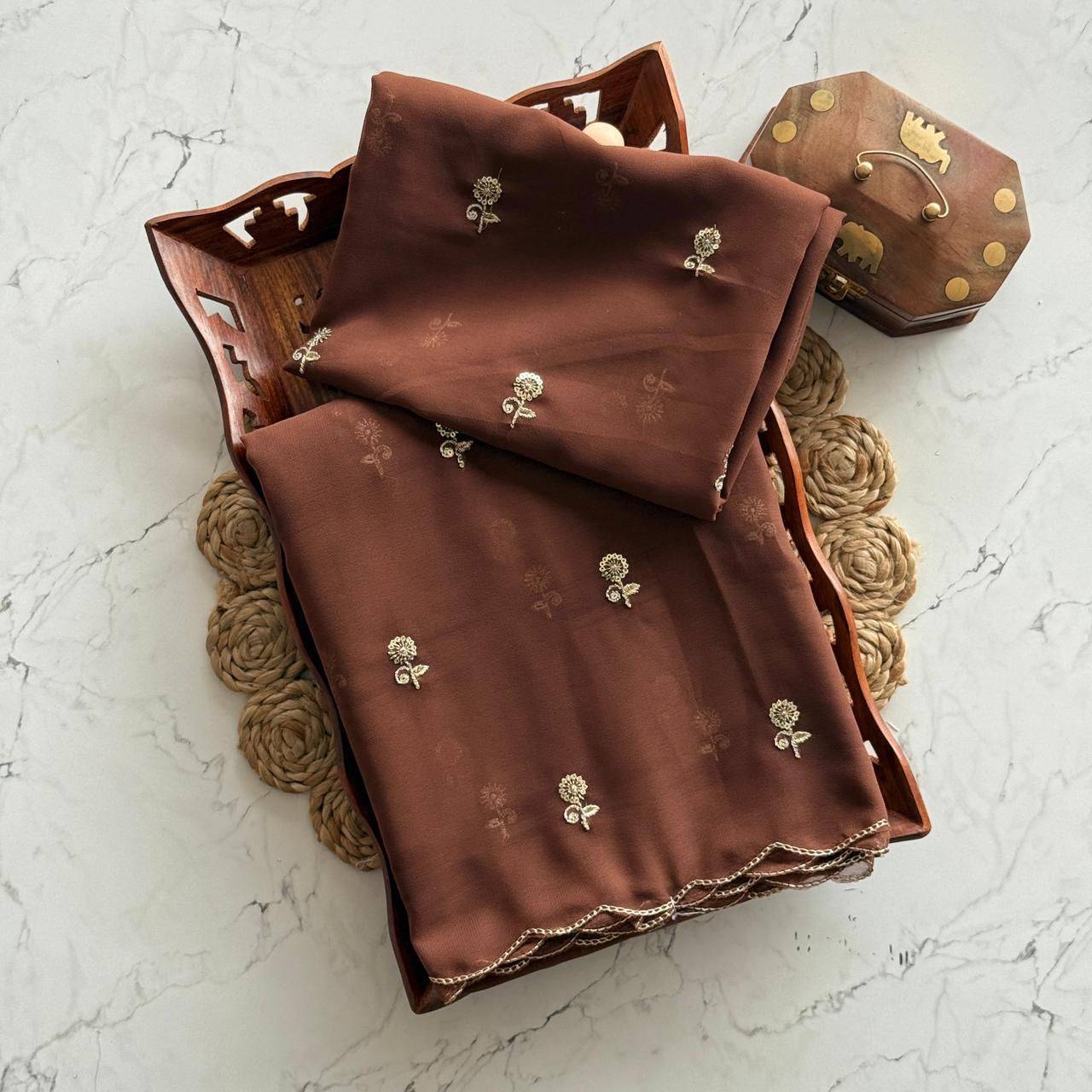 Vt-5017 By Fashid Wholesale 01 To 10 Series Beautiful Stylish Festive Suits Fancy Colorful Casual Wear & Ethnic Wear & Ready To Wear Soft Georgette Sarees At Wholesale Price