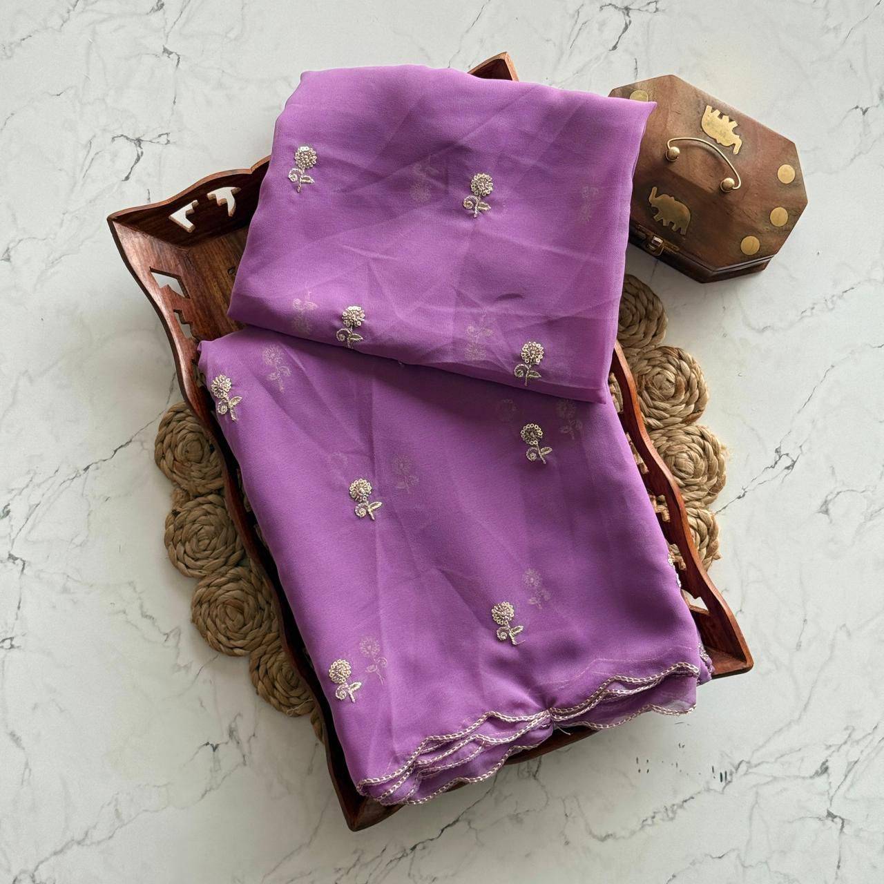 Vt-5017 By Fashid Wholesale 01 To 10 Series Beautiful Stylish Festive Suits Fancy Colorful Casual Wear & Ethnic Wear & Ready To Wear Soft Georgette Sarees At Wholesale Price